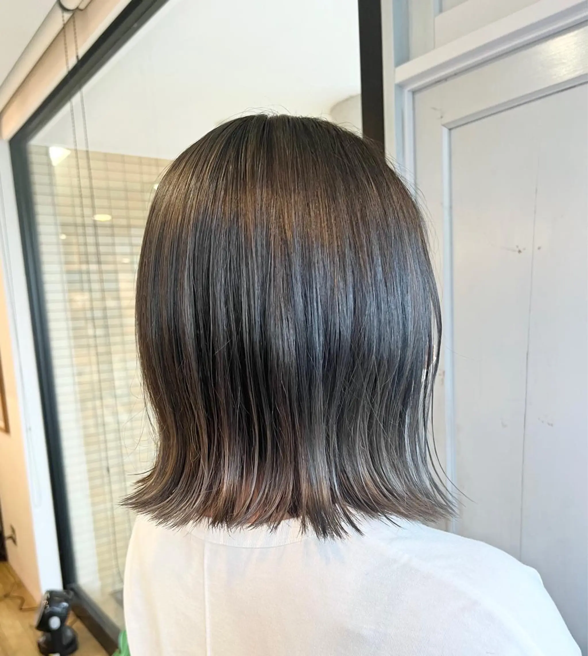 ミディアム カラー アッシュ ベージュカラー カット ヘアカラー トリートメント 堀 望美のヘアスタイル