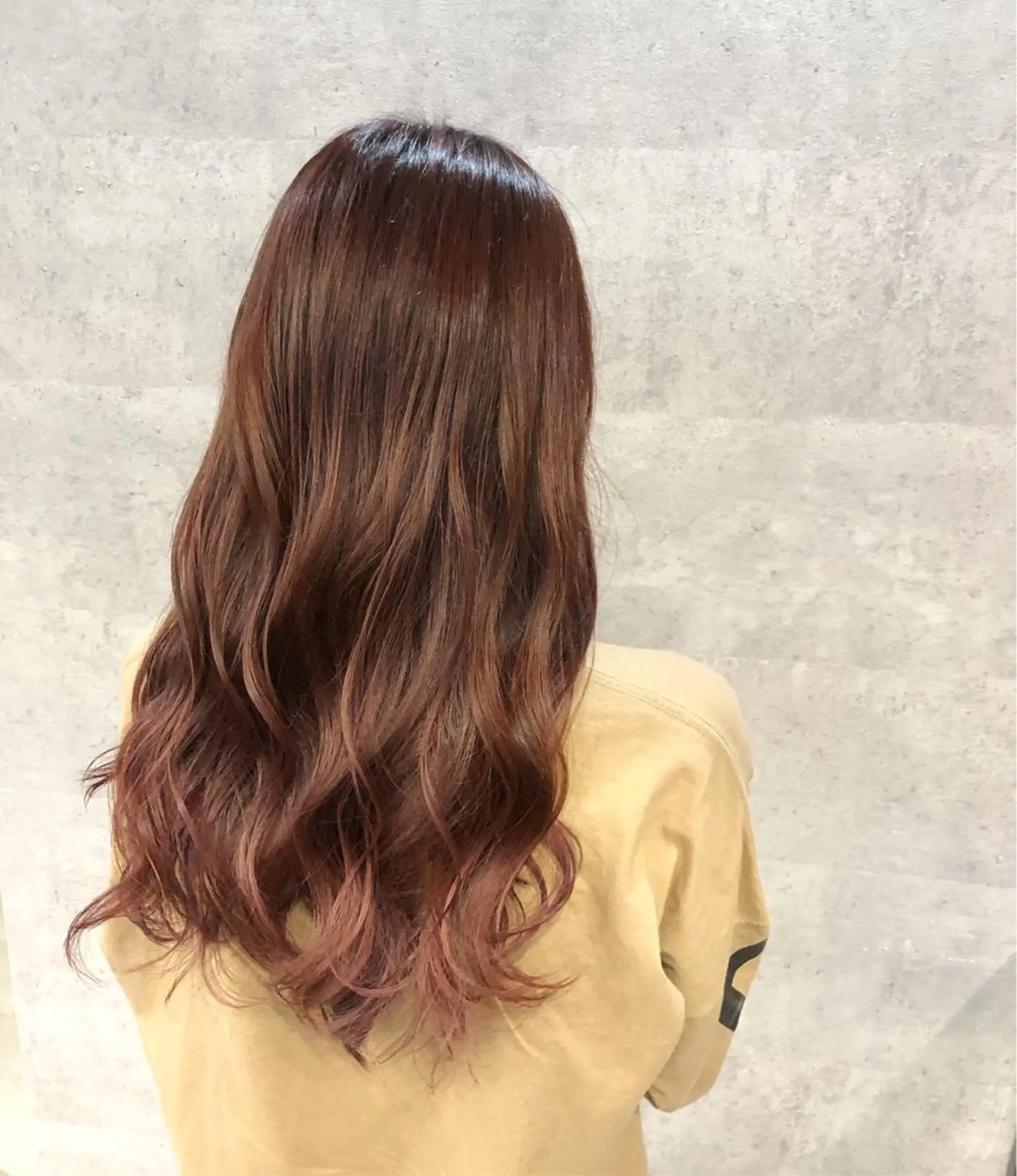 ロング カラー ピンクカラー 髪質改善で 憧れの潤艶美髪にのヘアスタイル