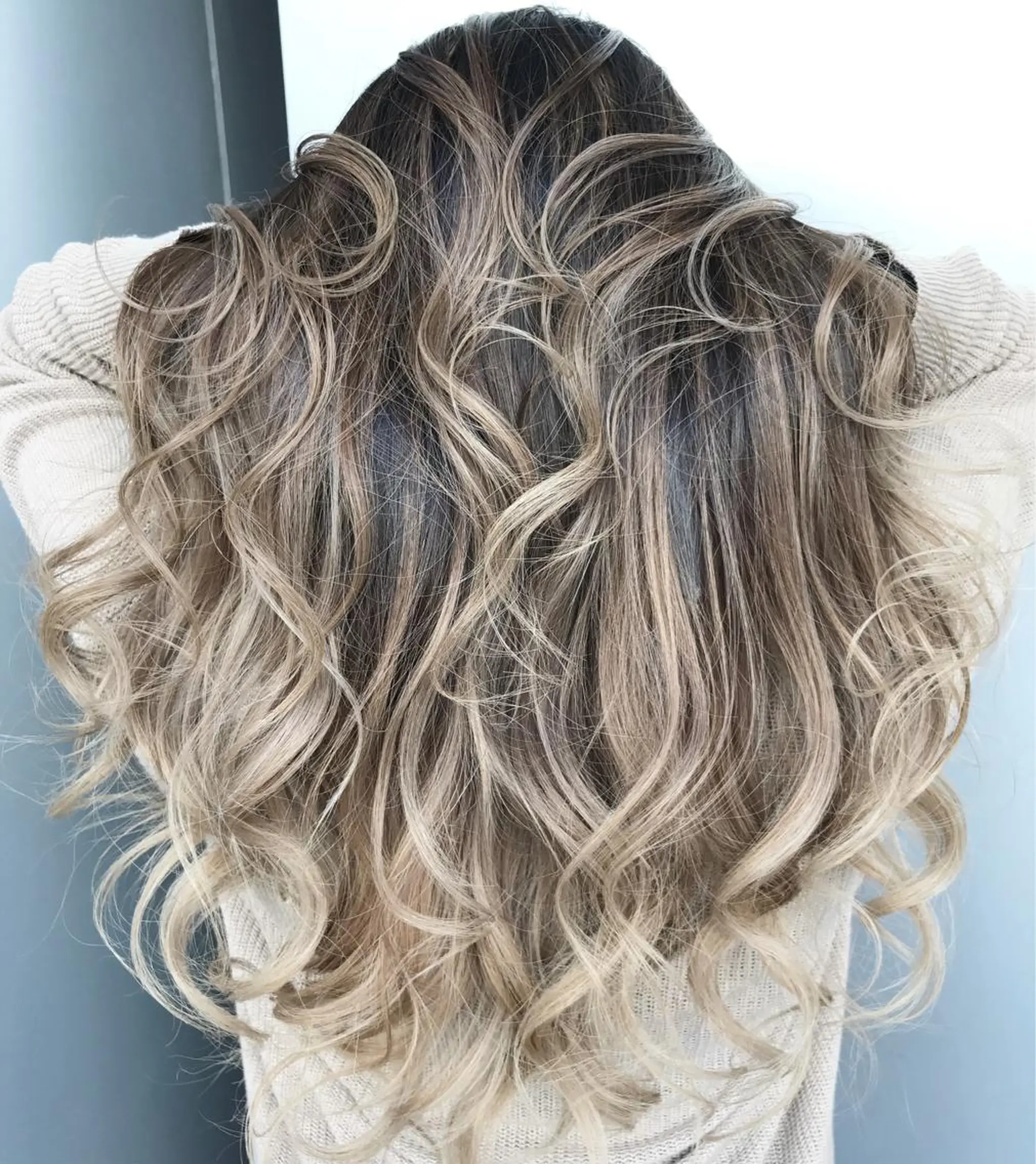 ロング カラー バレイヤージュ ブリーチ レイヤーカット ✨レイヤーカット✨ HIDEのヘアスタイル