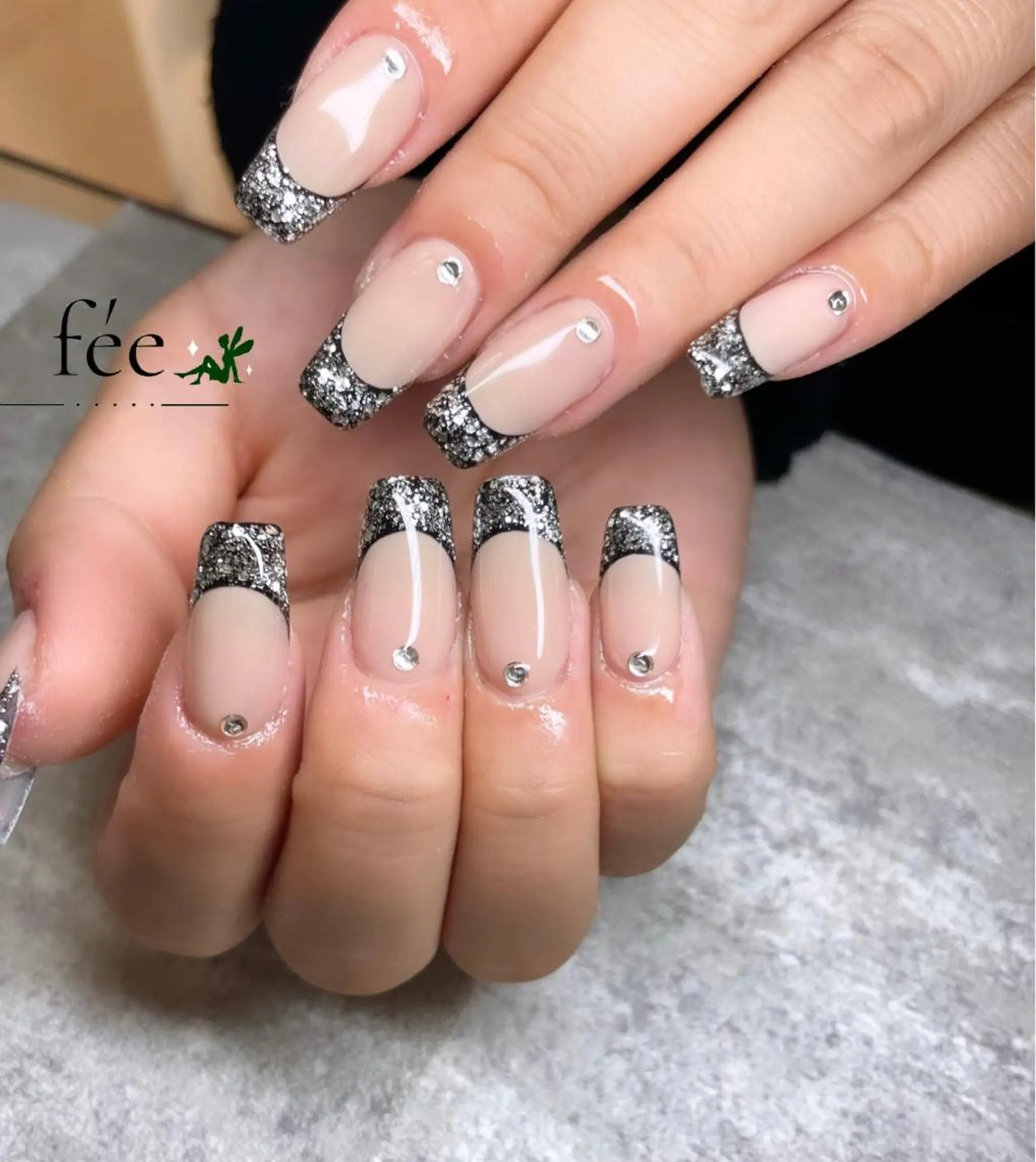 ネイル フットネイル ジェルネイル 韓国ネイル マグネットネイル ミラーネイル ハンドネイル nail salon fee（フィー）のネイルデザイン