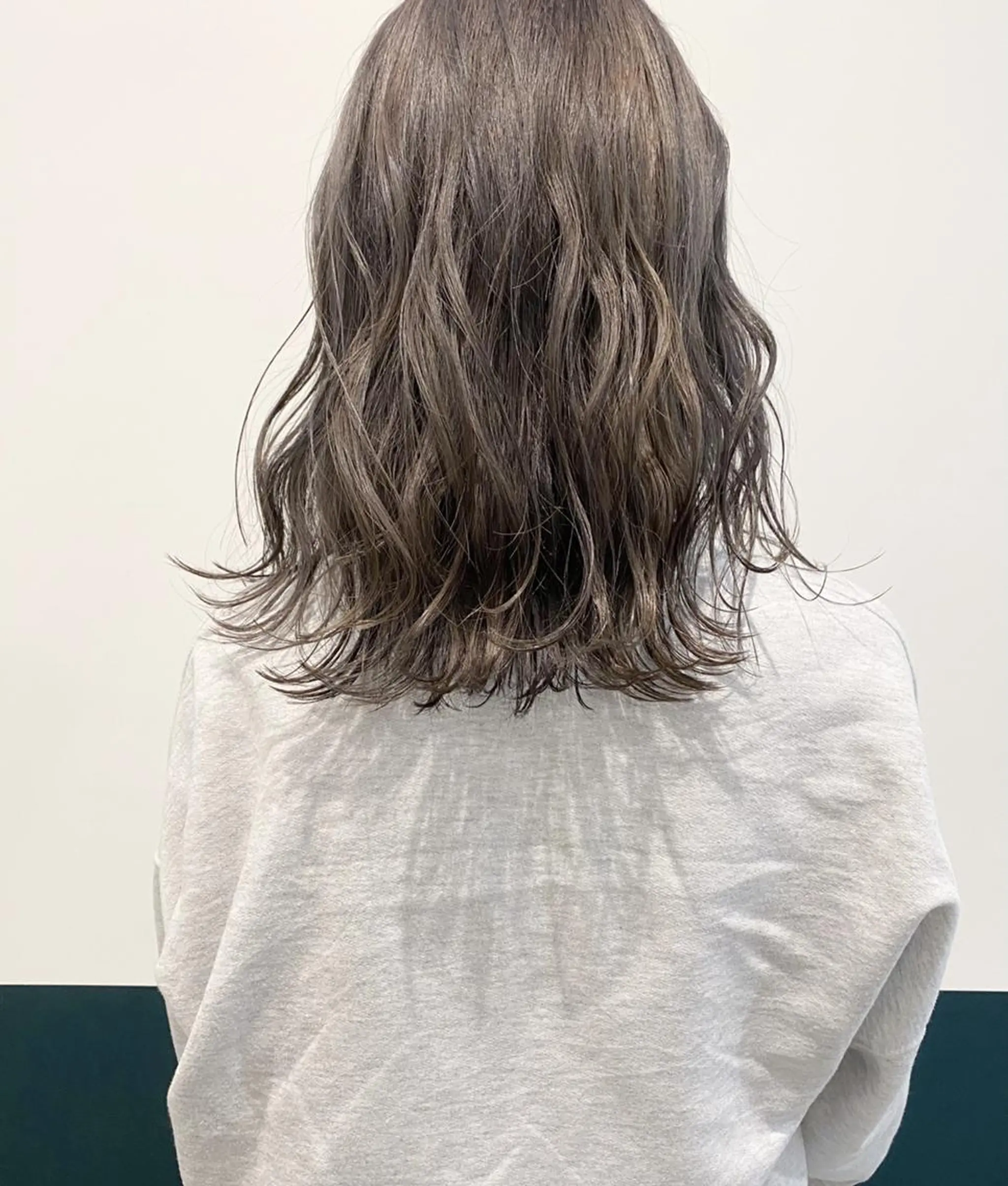 ミディアム カット ヘアカラー トリートメント TELAHAIR 髪質改善特化型サロンのヘアスタイル