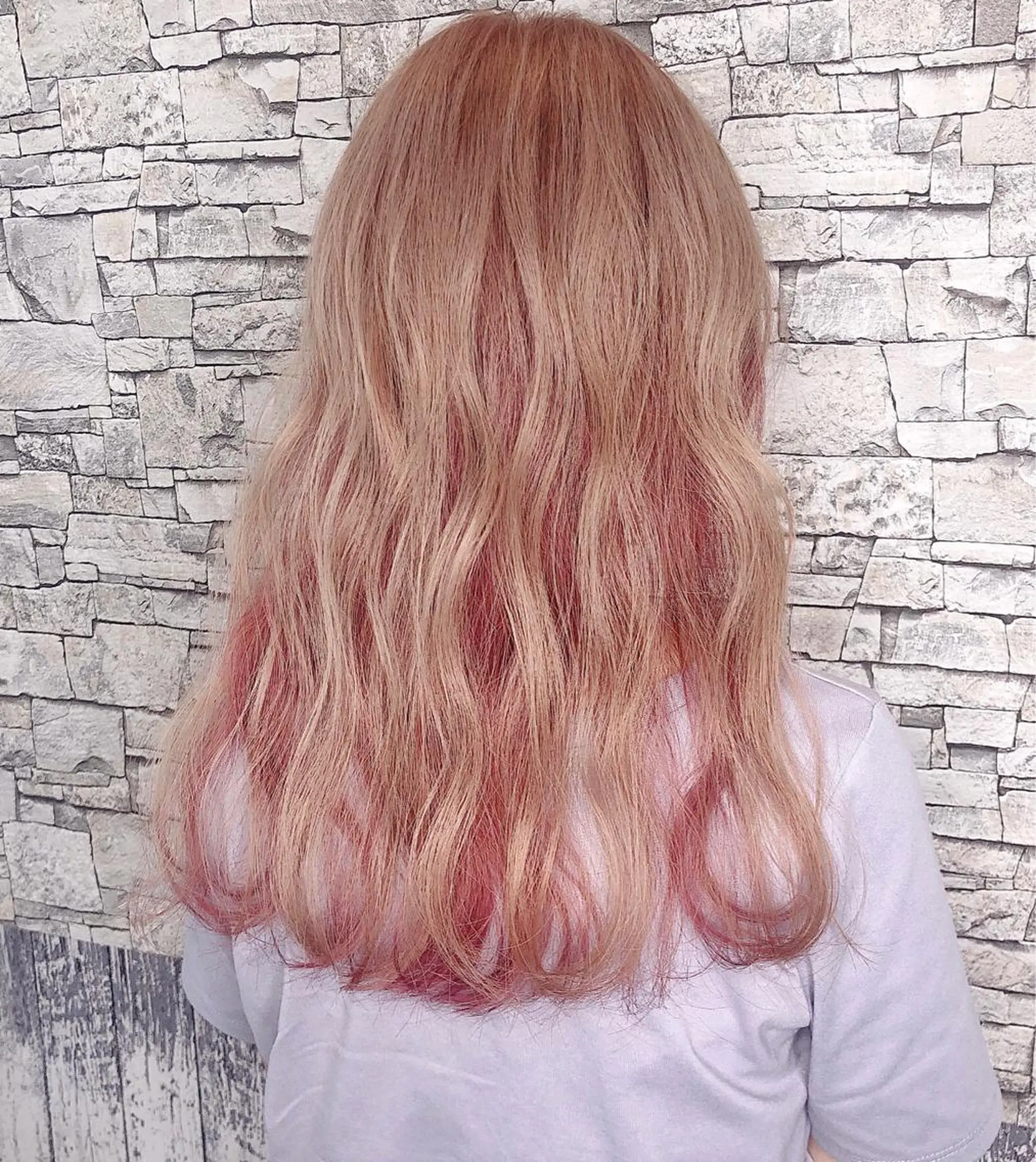 ロング 🪄🫧ハイトーン/ 乙津茜🐰L'wisのヘアスタイル