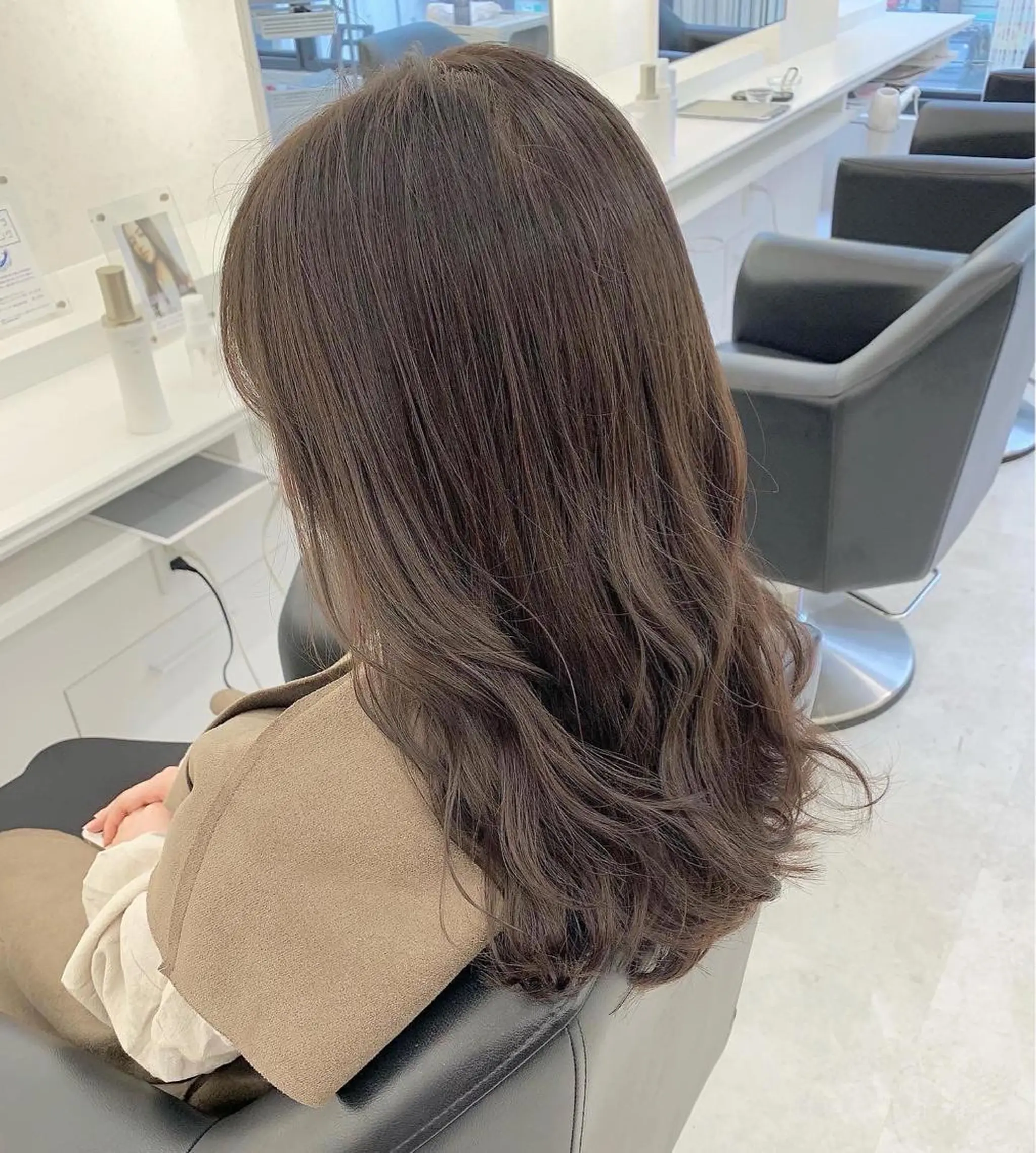 セミロング カラー ヘアカラー トリートメント GOODDAY ヘアサロンのヘアスタイル