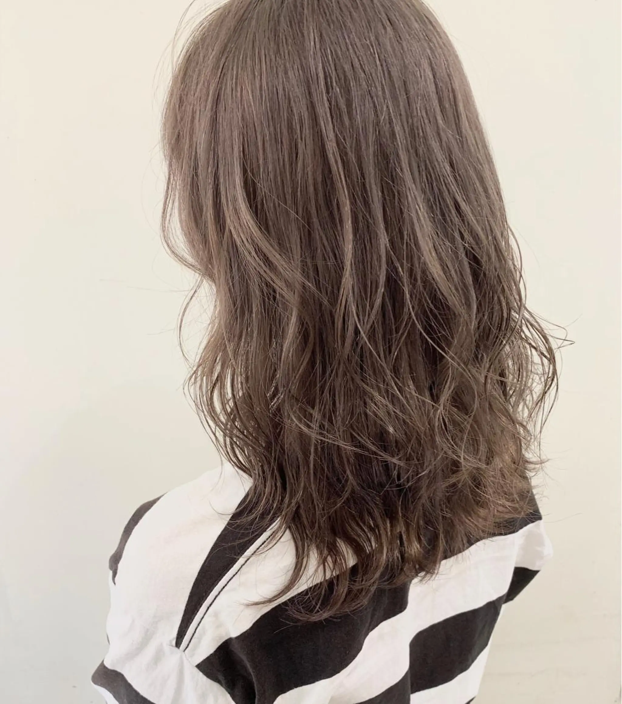 カラー グレージュ 窪田 椋介のヘアスタイル