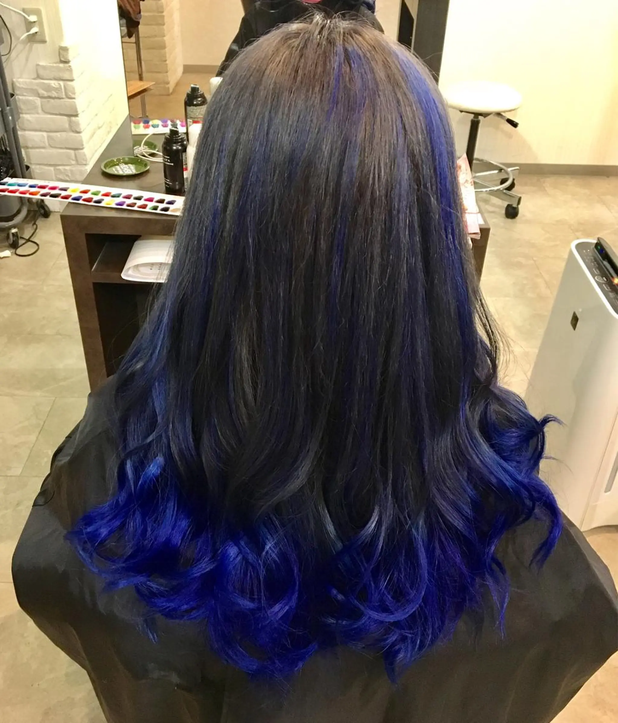 ロング カラー ブルーカラー グラデーションカラー メッシュ 💓シールエクステ ルミエールのヘアスタイル