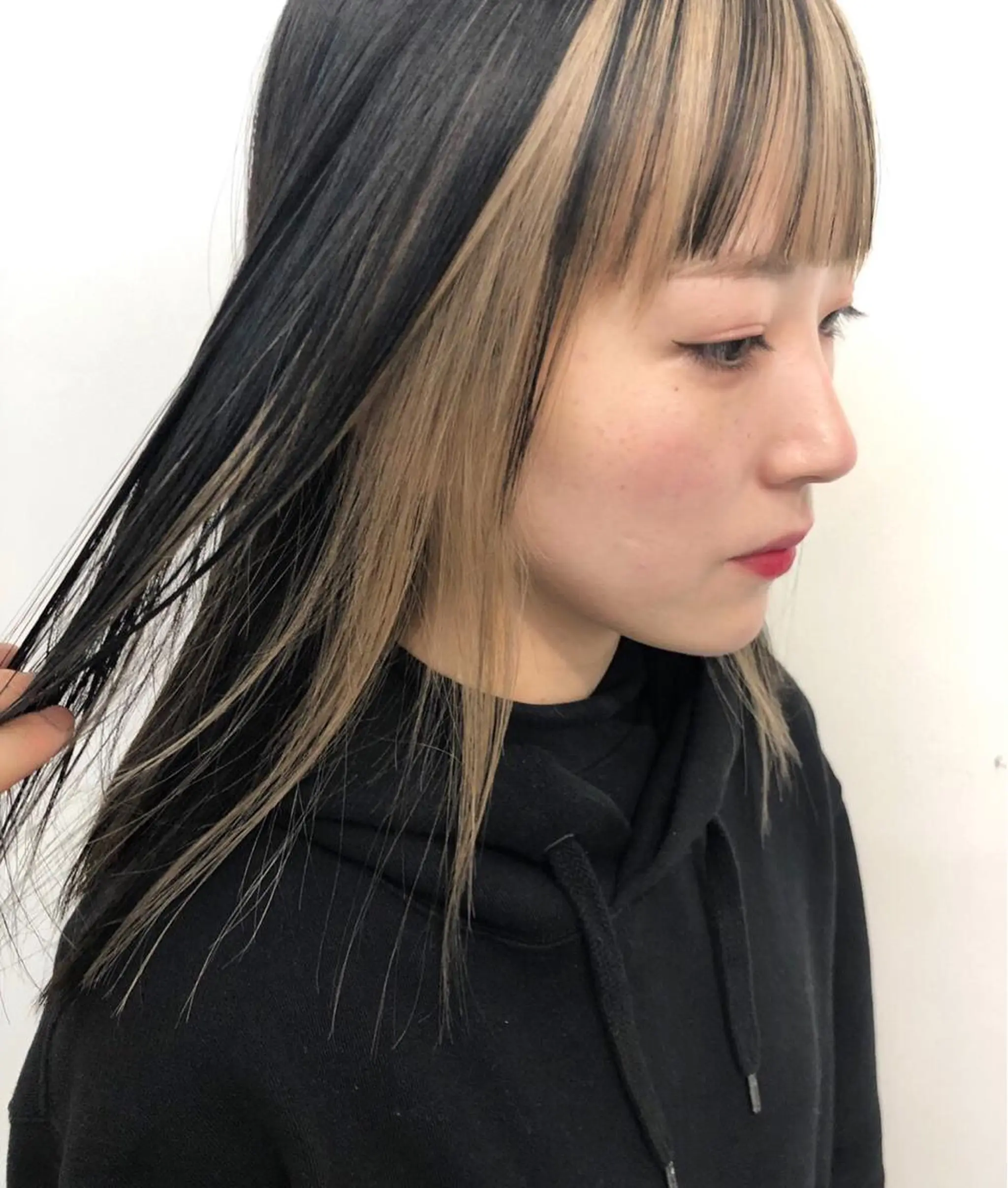 ミディアム カラー ☘️ブリーチ/ハイト ーン/レイヤー/のヘアスタイル