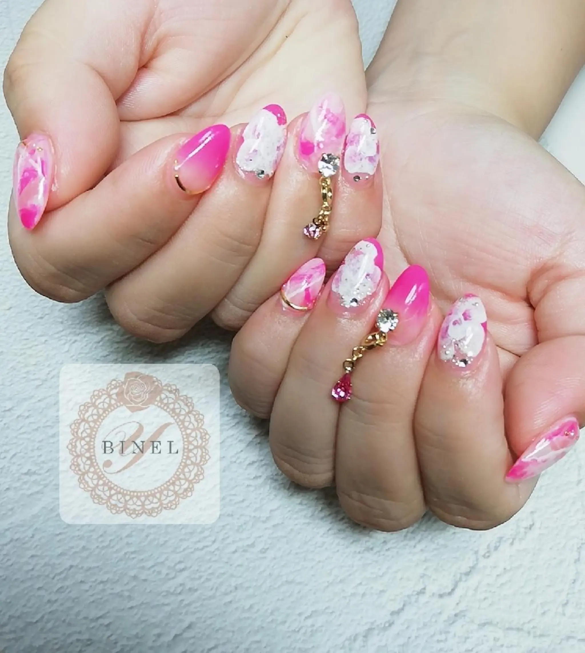 ネイル 持ち込み ハンドネイル Nail Salon Y.BINELのネイルデザイン