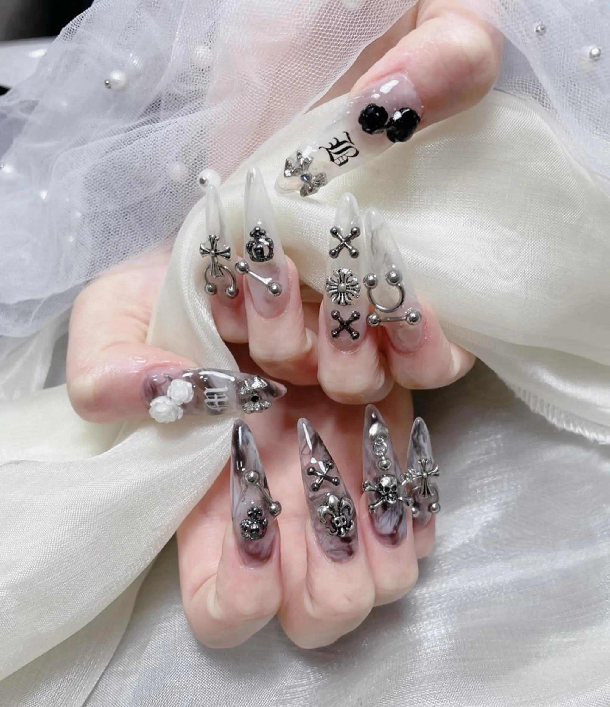 ネイル ハンドネイル ハンドケア 🦋 MiKi 🦋 ネイルサロンのネイルデザイン