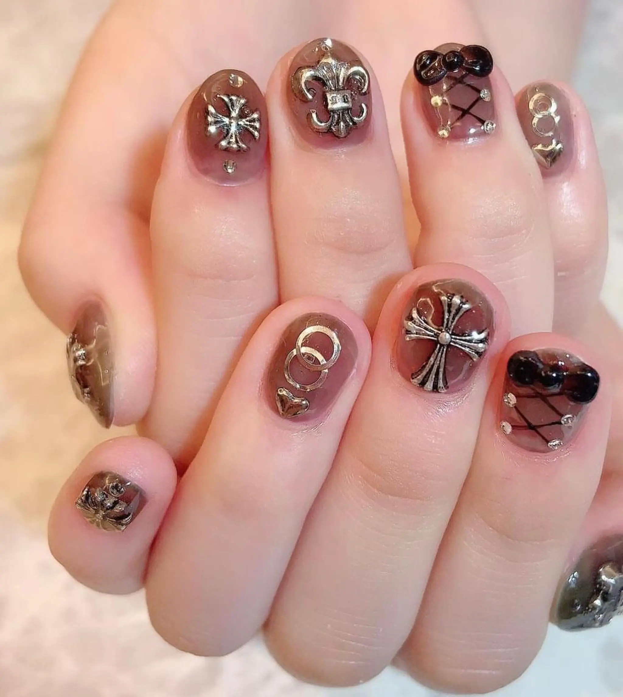 ネイル ハンドネイル VIVIAN リサのネイルデザイン