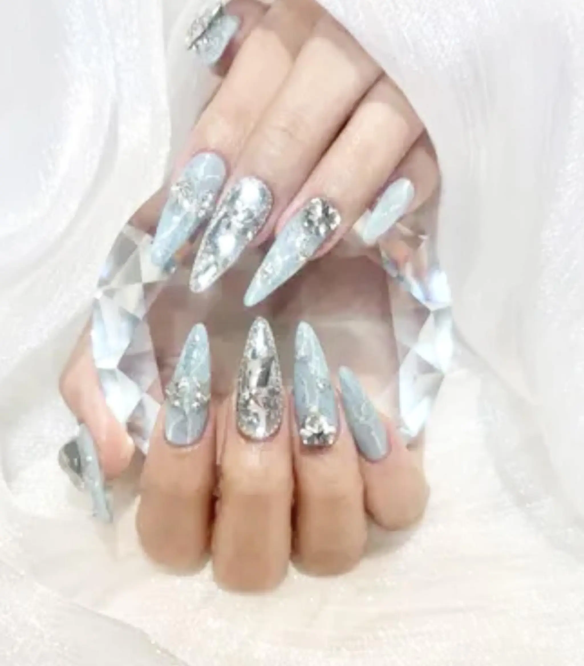 ネイル WISTERIA SAKAEのネイルデザイン