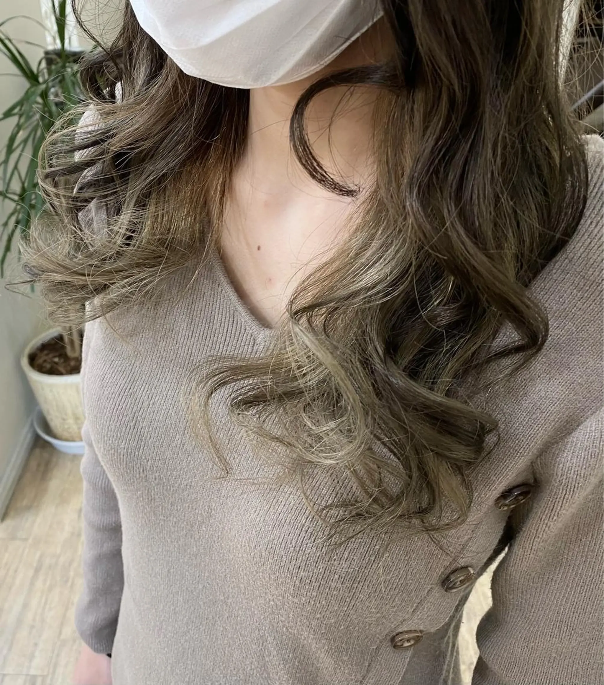 カラー SALOWIN栄 高須大貴のヘアスタイル