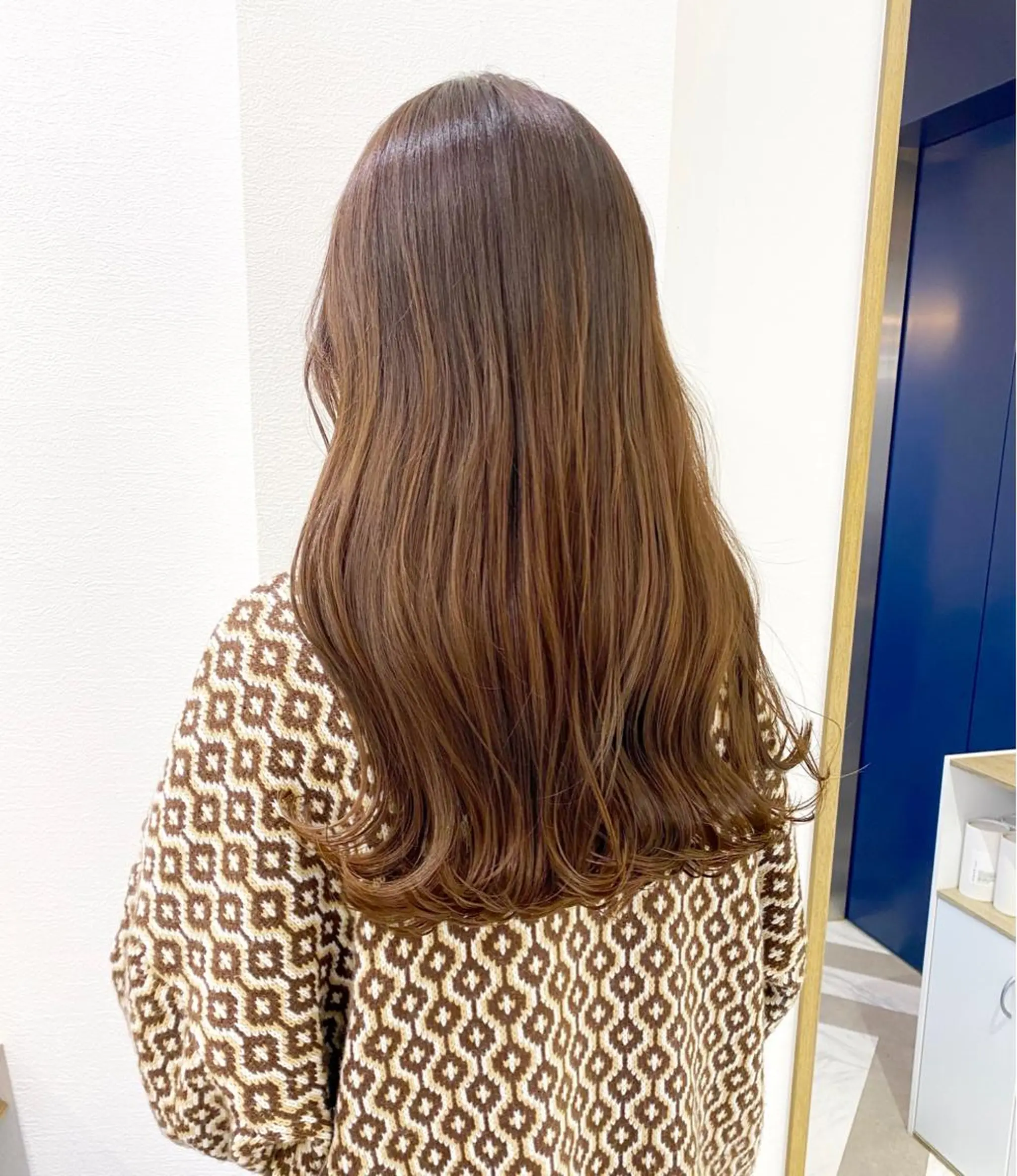 ミディアム カット ヘアカラー トリートメント レイヤーカット /透明感カラー西田のヘアスタイル