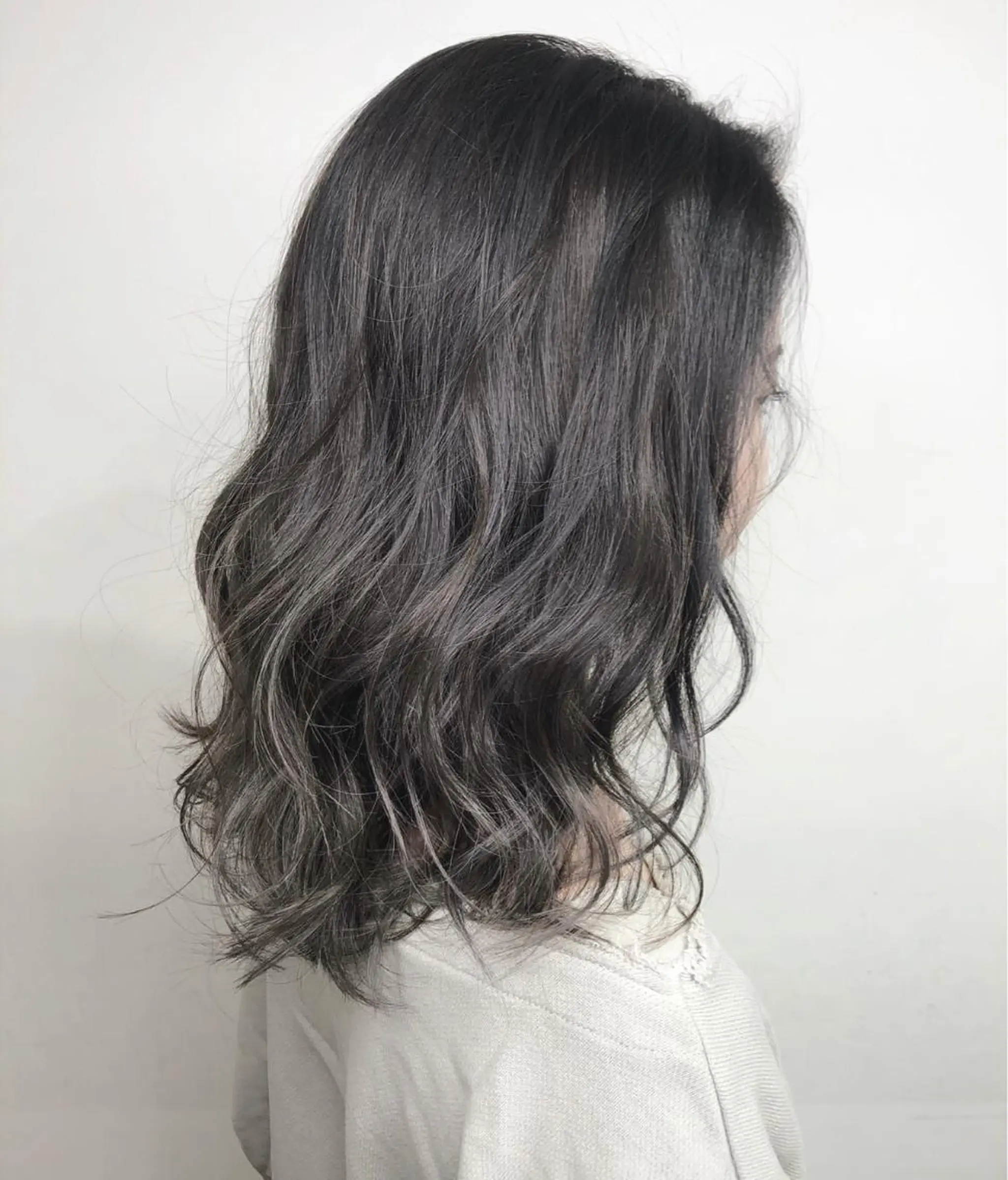 ミディアム カラー _WHITE+ 南海難波店のヘアスタイル