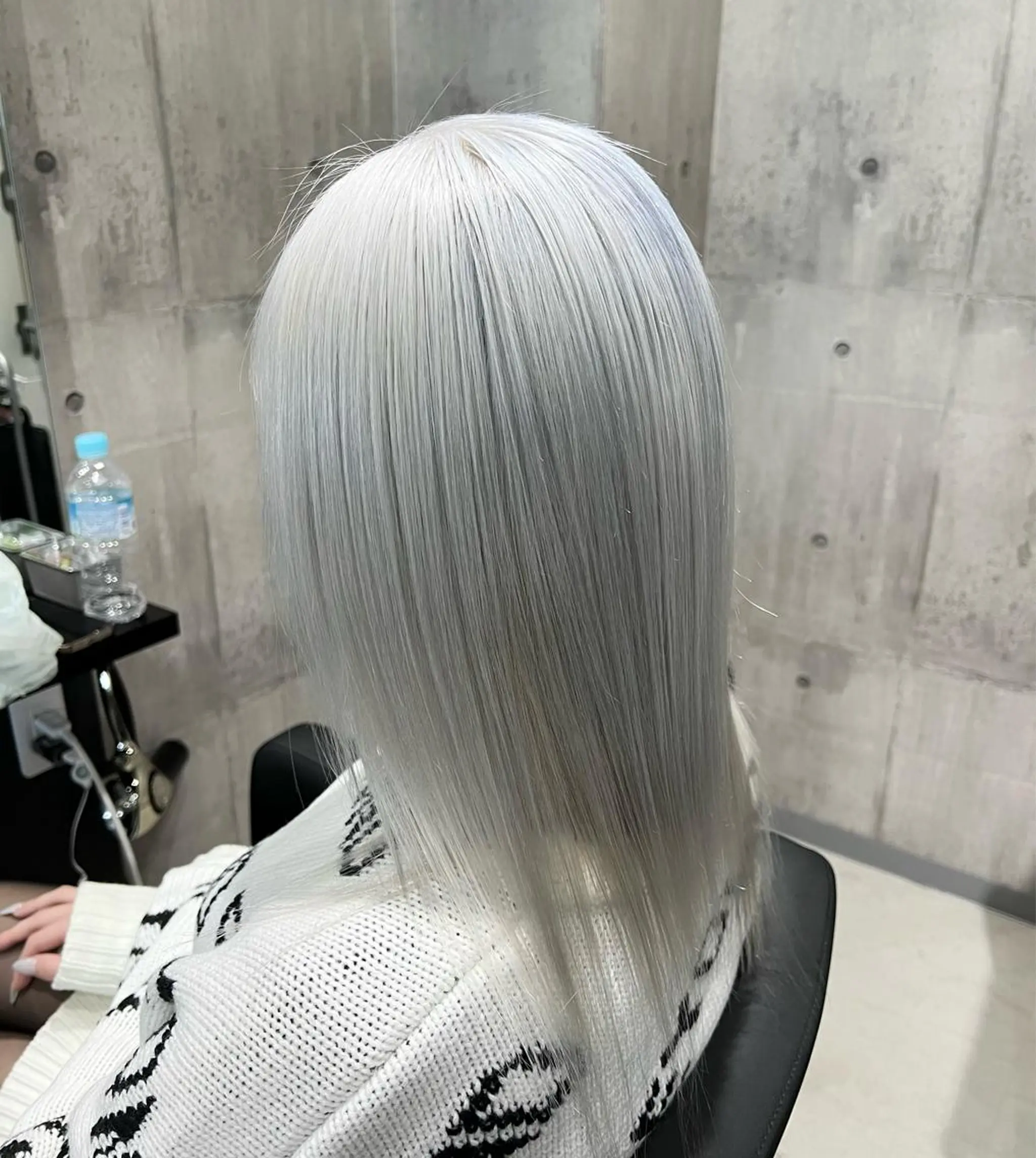 ロング カラー シルバー ホワイトシルバー mimiiy梅田 中崎町ハイトーンのヘアスタイル