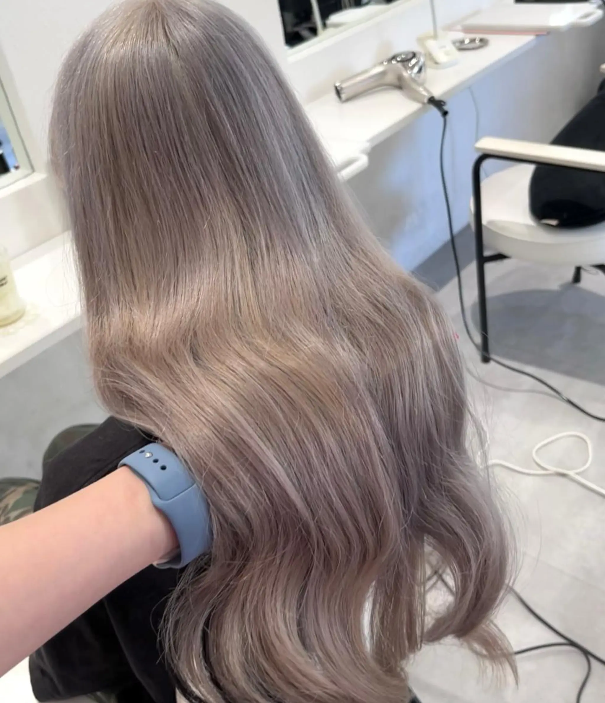 ロング カラー MOE🐈‍⬛🎀 エクステ/ワンホンのヘアスタイル