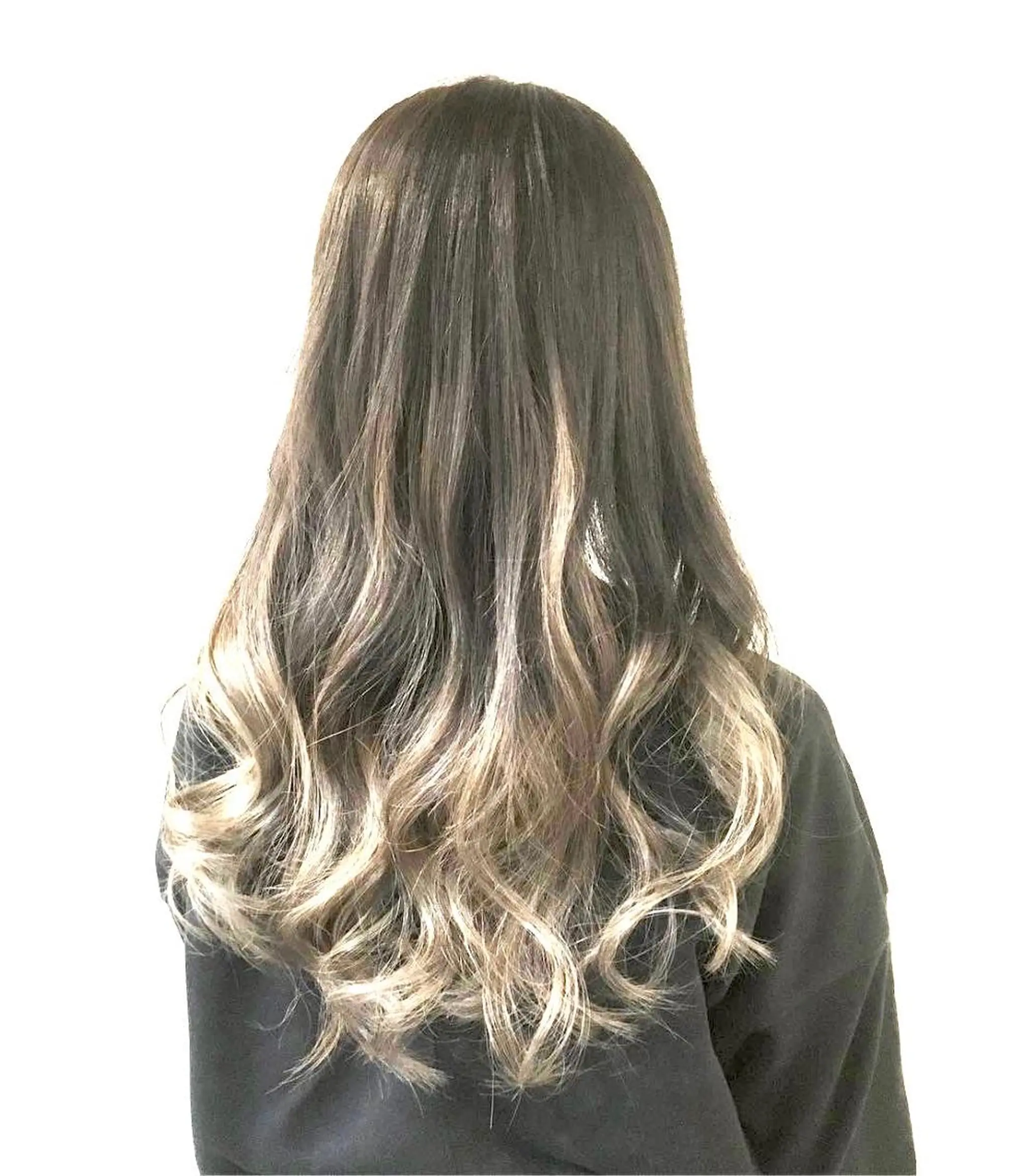 ロング 外国人風カラー ハイライト レイヤーカット cecilhair 福岡天神店のヘアスタイル