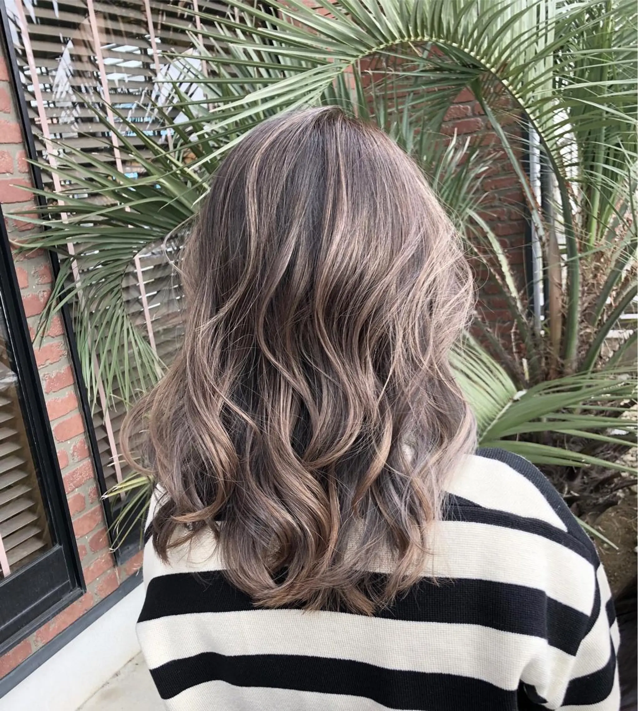 セミロング カラー バレイヤージュ 透明感カラー レイヤーカット 【店長】大根 亮太のヘアスタイル