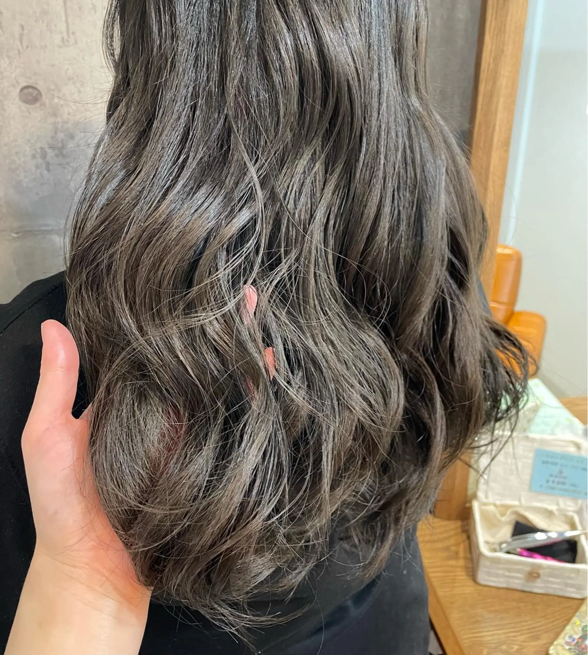 ロング 小松崎 結花のヘアスタイル