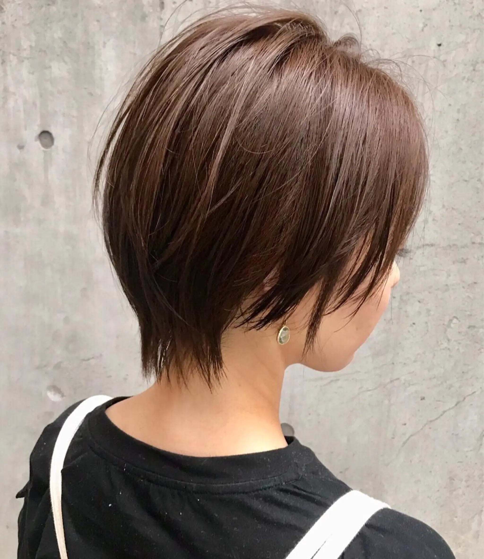 ショート カラー 前下がりボブ アッシュ グラデーションカラー ボブ 小顔カット カット AKI アキのヘアスタイル