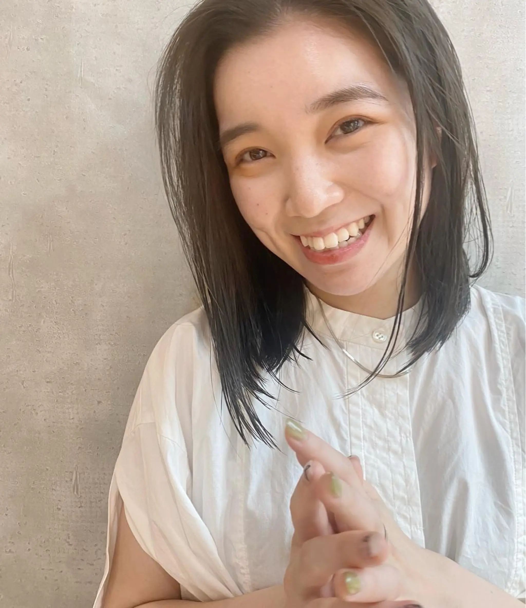 ミディアム カラー ヘアアレンジ 派手髪デザインカラー ヒロカのヘアスタイル