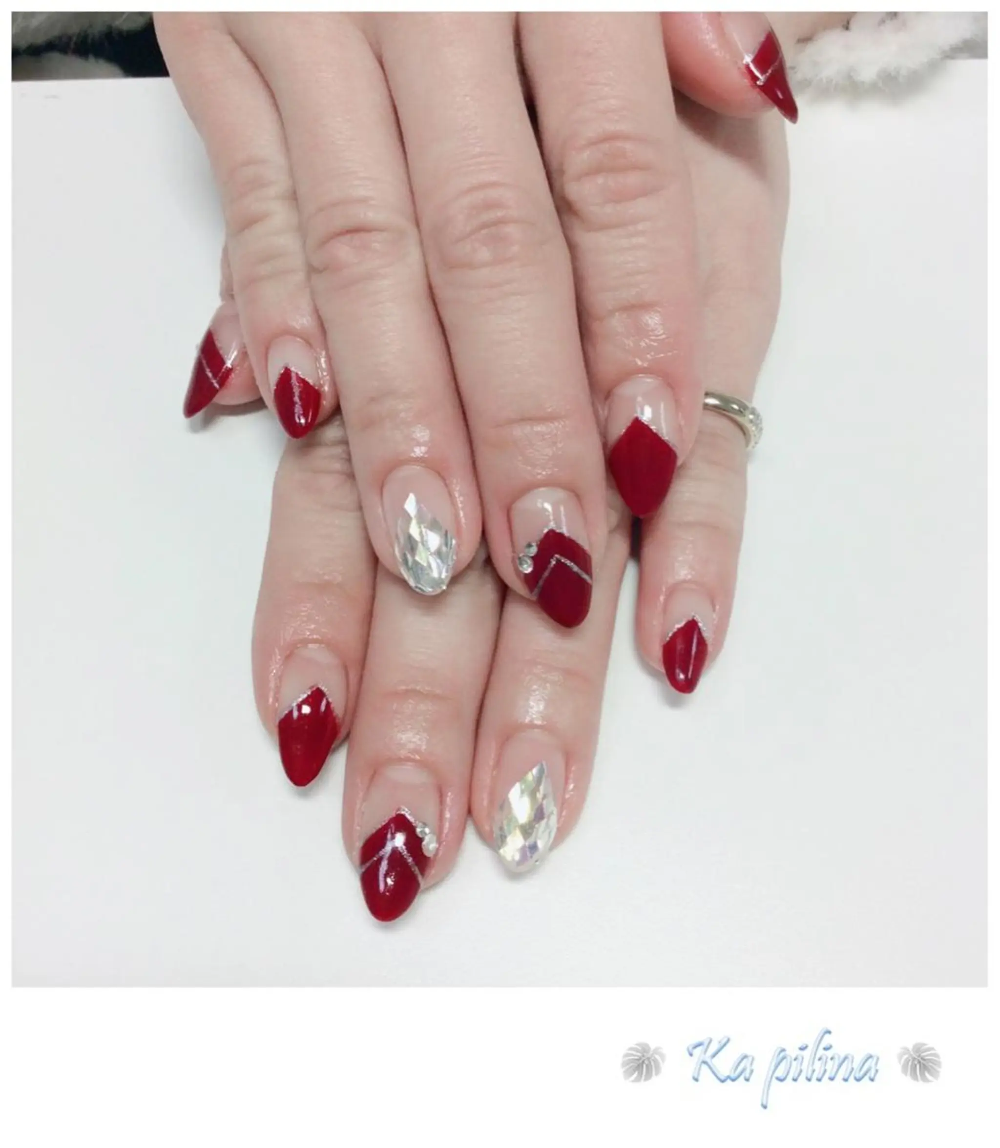 ネイル ボルドー ホログラムネイル 冬ネイル Nail salon Ka pilinaのネイルデザイン