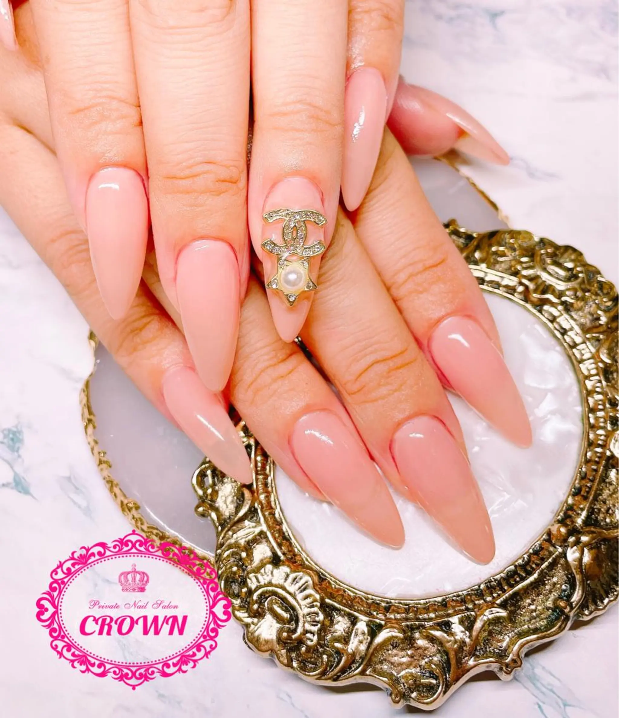 ネイル CROWN プライベートサロンのネイルデザイン