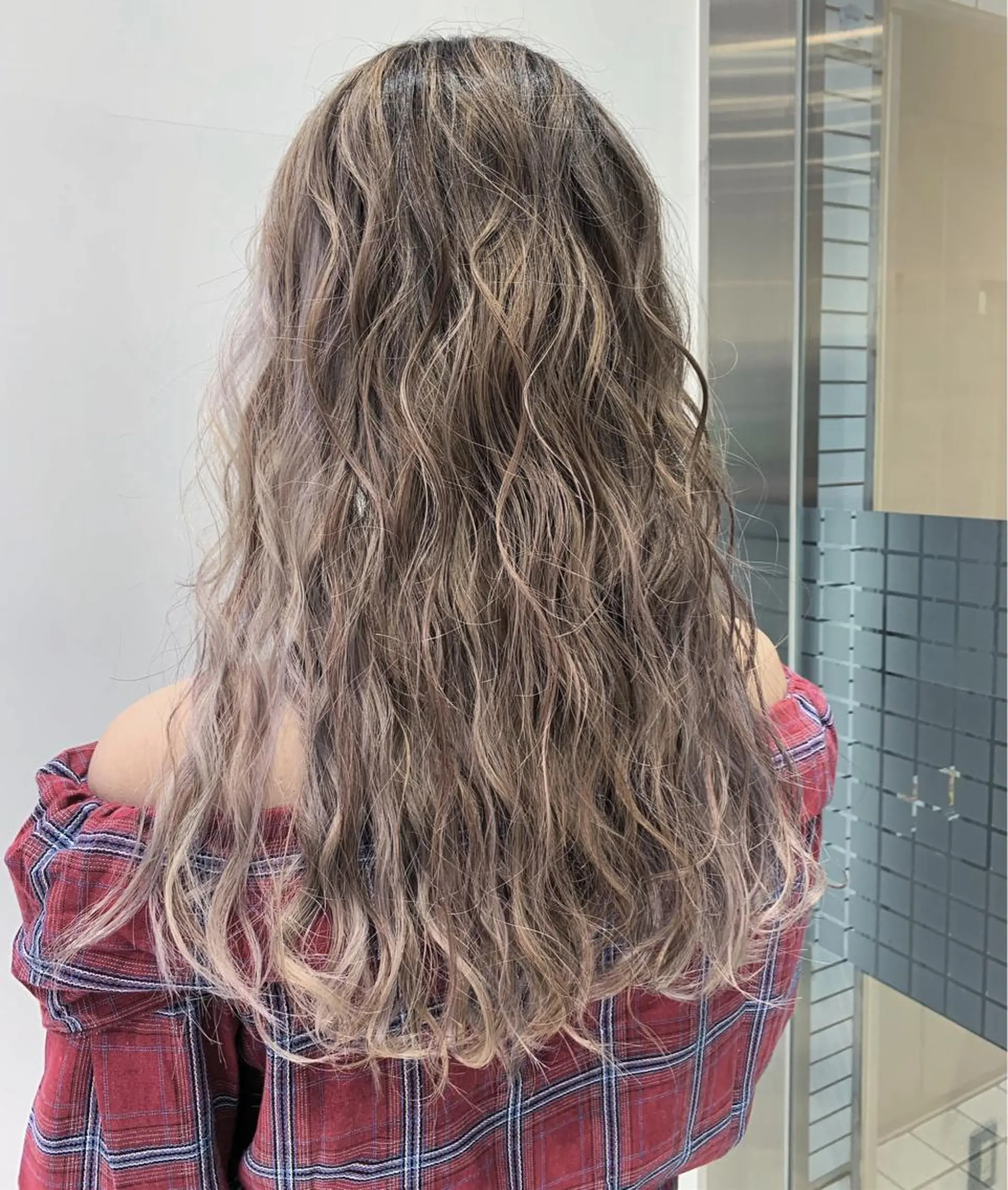 セミロング カラー ハイライトカラー ハイトーンカラー ハイライト ヘアカラー N° jillva ♦️川端裕司♦️のヘアスタイル