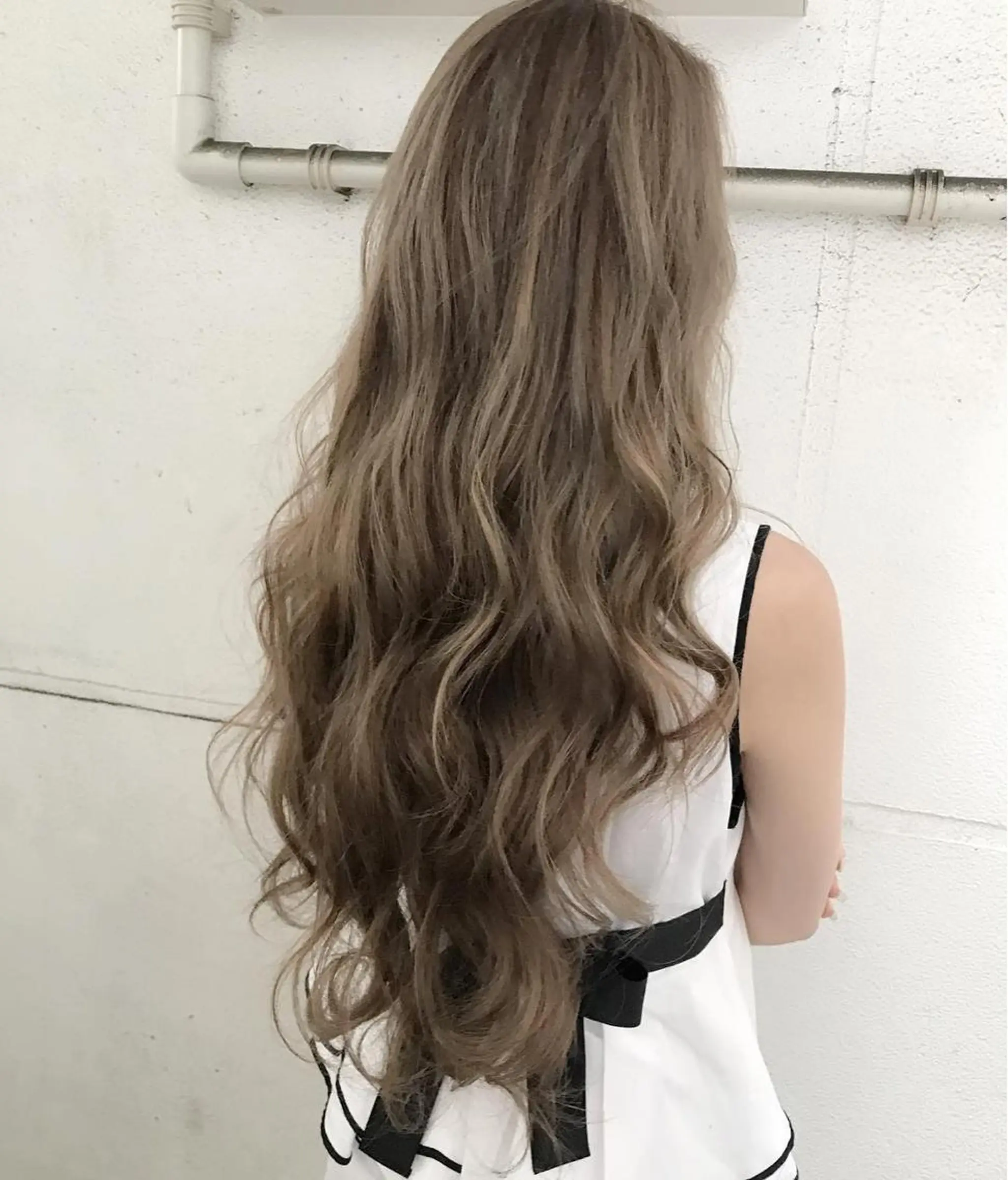 ロング カラー ブリーチ ケアブリーチ カット ヘアカラー トリートメント 福西 洋斗のヘアスタイル