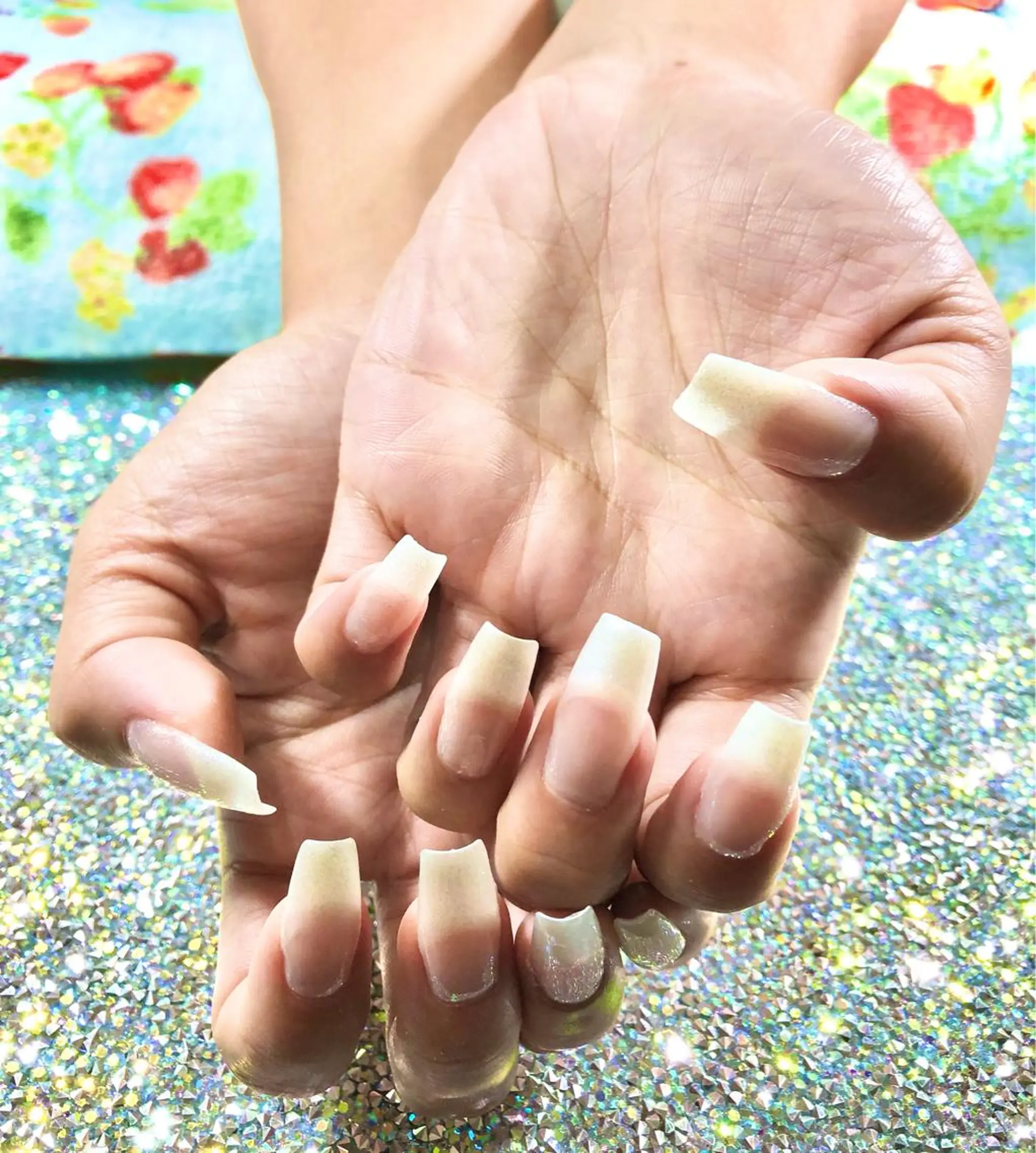 ネイル 長さ出し ジェルネイル キラキラネイル ラメ(グリッター) スカルプネイル ハンドネイル Tairacchi ﾀｲﾗｯﾁのエステ・リラクイメージ