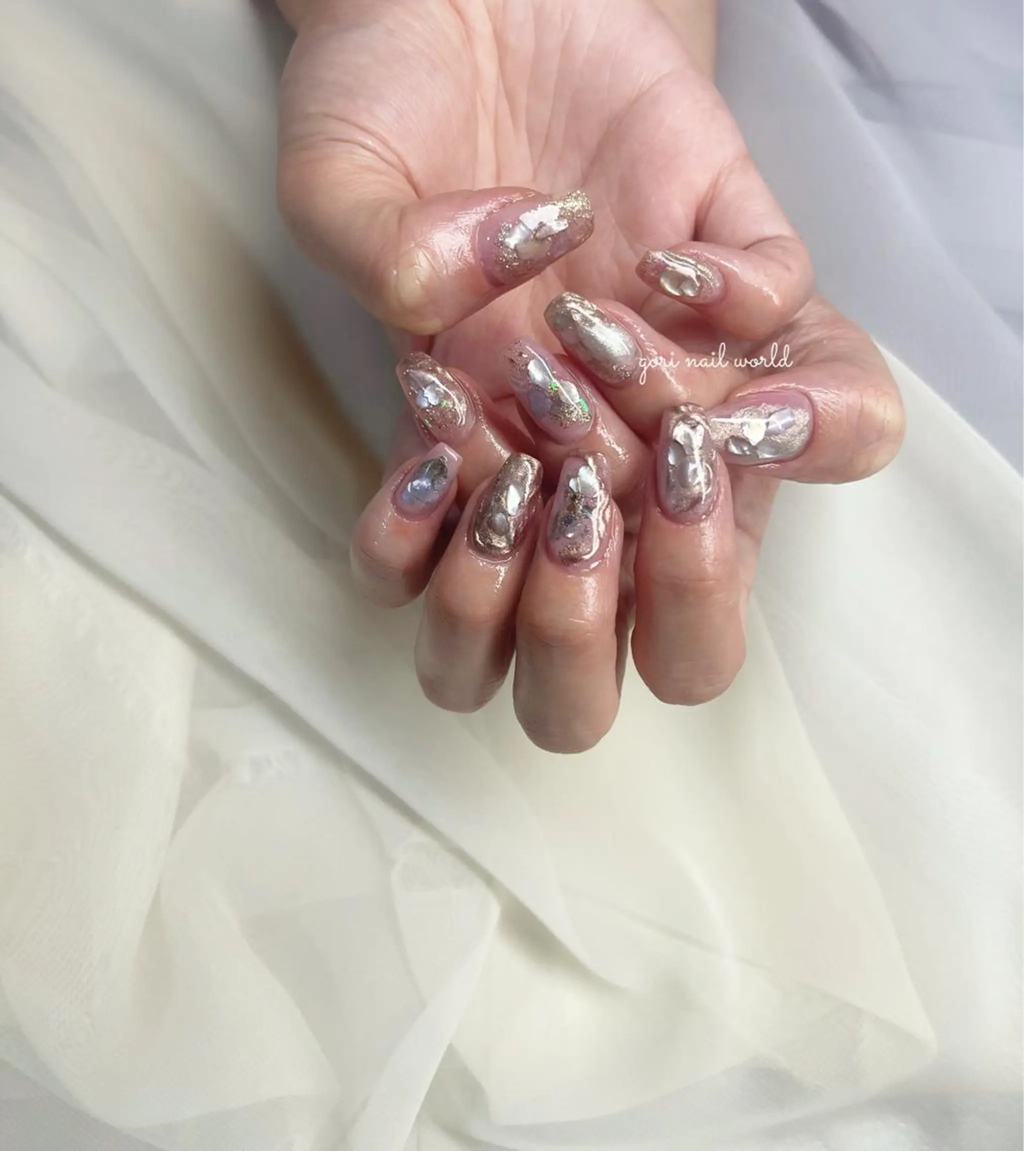 ネイル ニュアンスネイル ピンク ハンドネイル 𝐠𝐨𝐫𝐢 𝐧𝐚𝐢𝐥のネイルデザイン