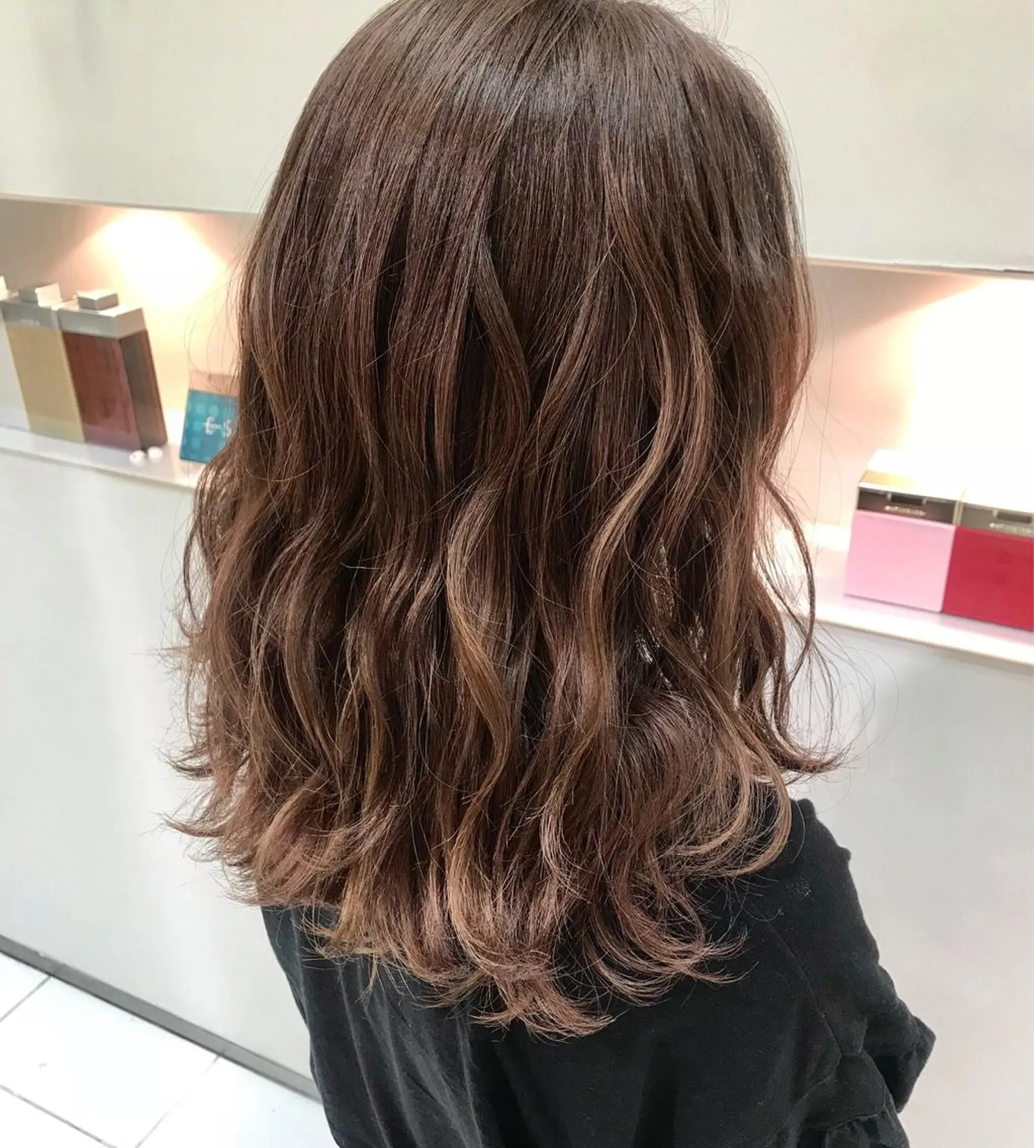 カラー バレイヤージュ ベージュカラー ピンクカラー ピンクベージュ SHOTA 大人ショートのヘアスタイル