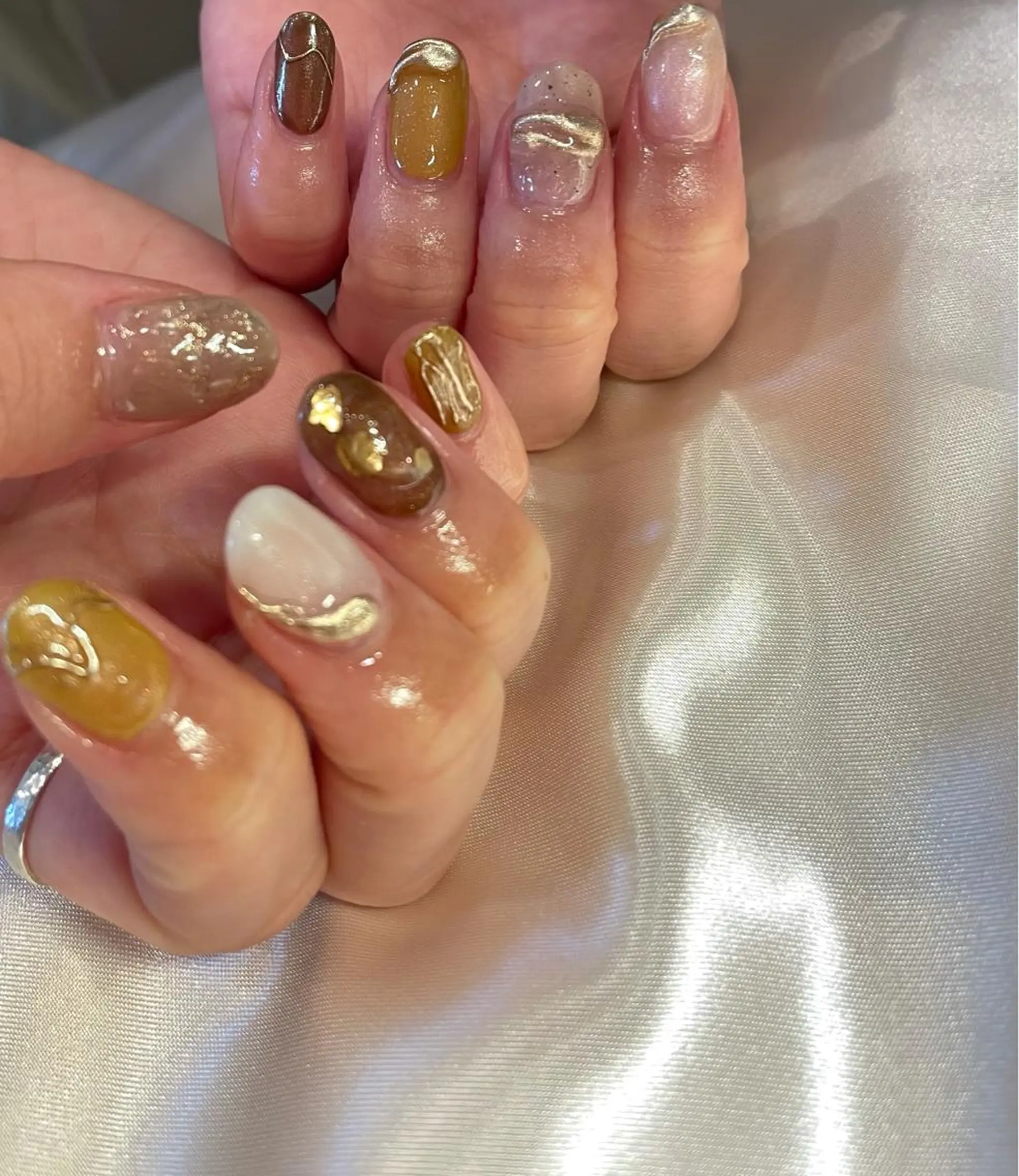 ネイル マットネイル ミラーネイル ニュアンスネイル ハンドネイル lore. nailのネイルデザイン
