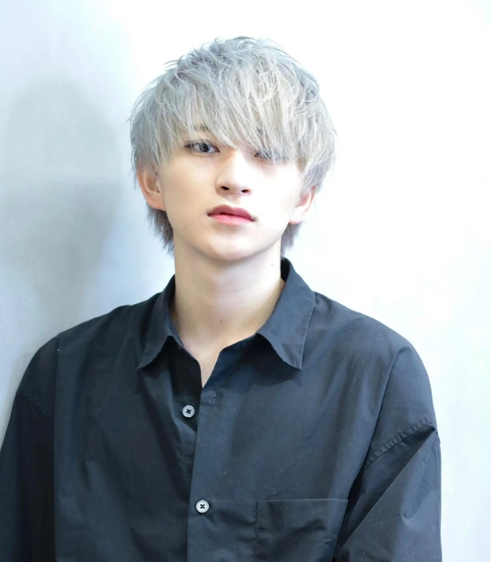 ショート カラー メンズ 飯塚 想のヘアスタイル