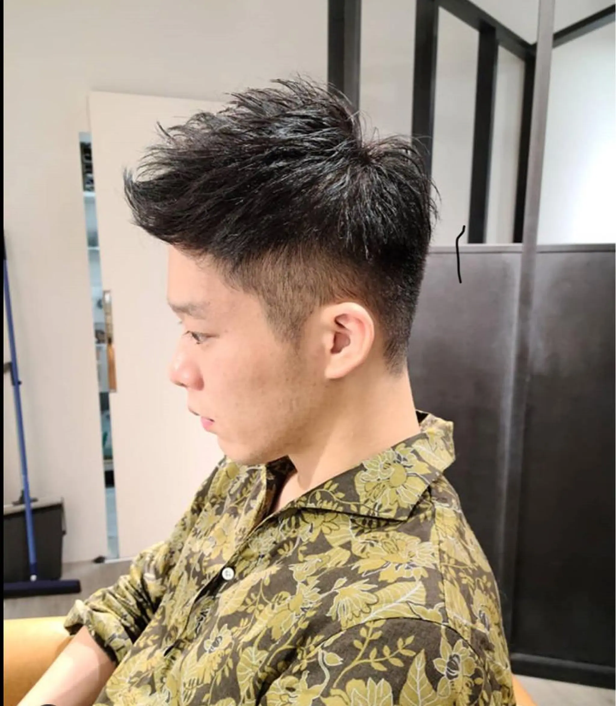 メンズ ダウンパーマ メンズパーマ 隈元 光のヘアスタイル