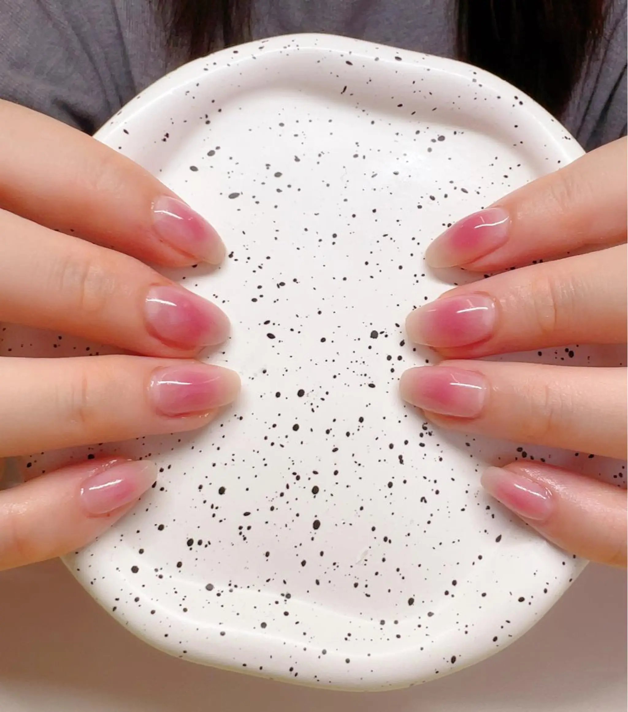 ネイル チークネイル ハンドネイル AngelChris ビューティーサロンのネイルデザイン