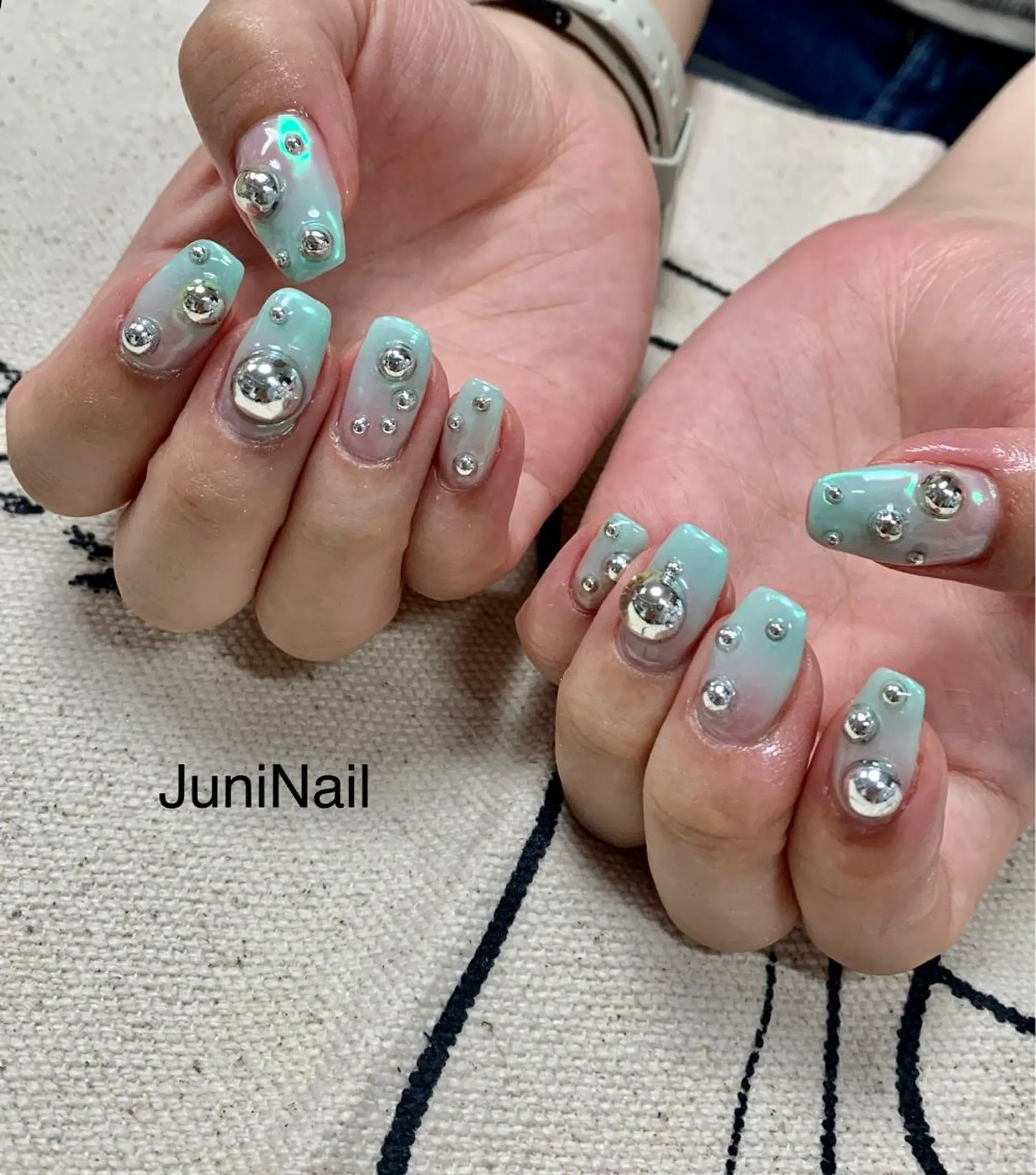 ネイル オーロラネイル クリアネイル 成人式 フラッシュネイル フレンチネイル ハンドネイル JuniNail 주니네일🇰🇷suのネイルデザイン