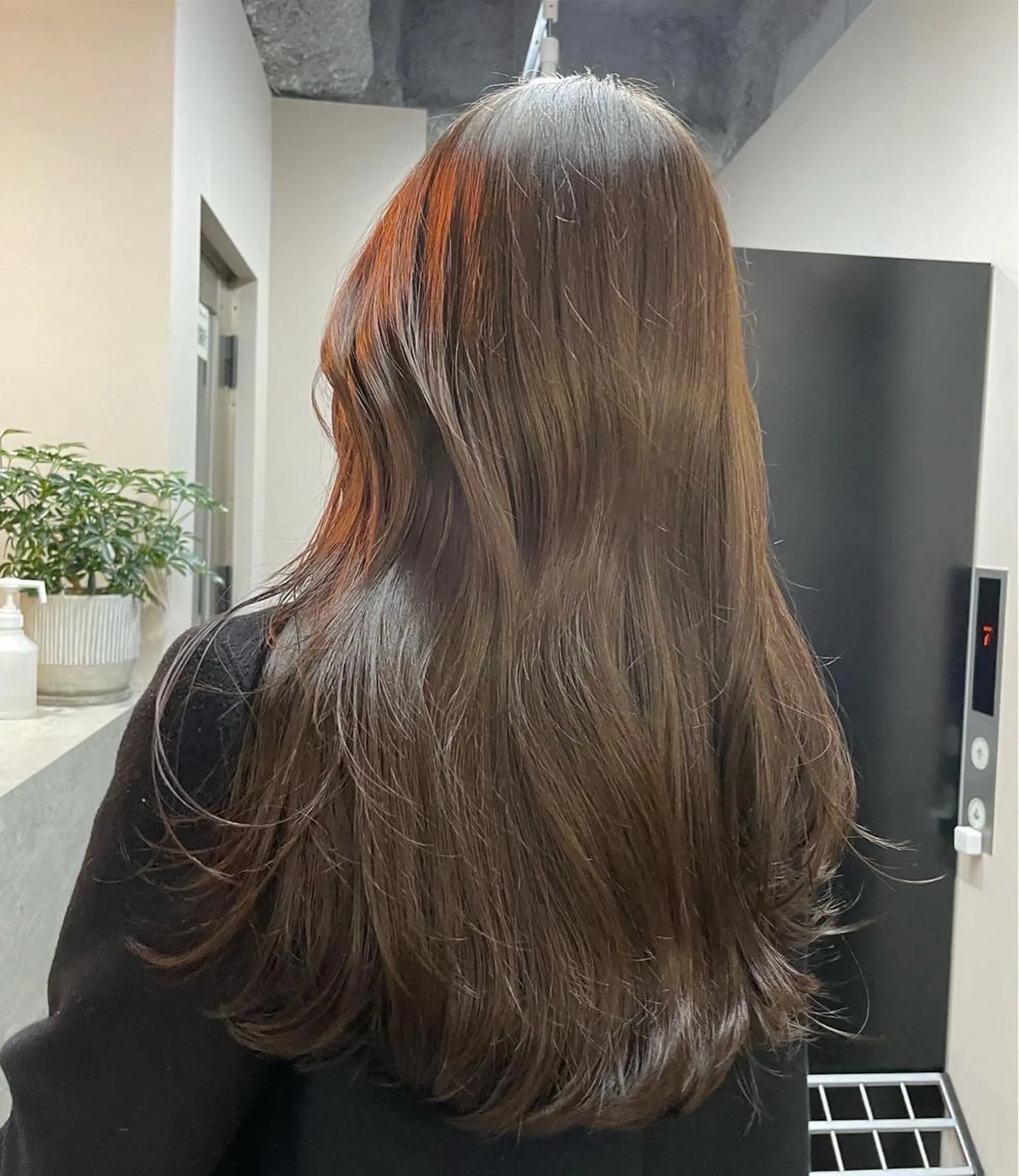 ロング ヘアカラー トリートメント nene .のヘアスタイル