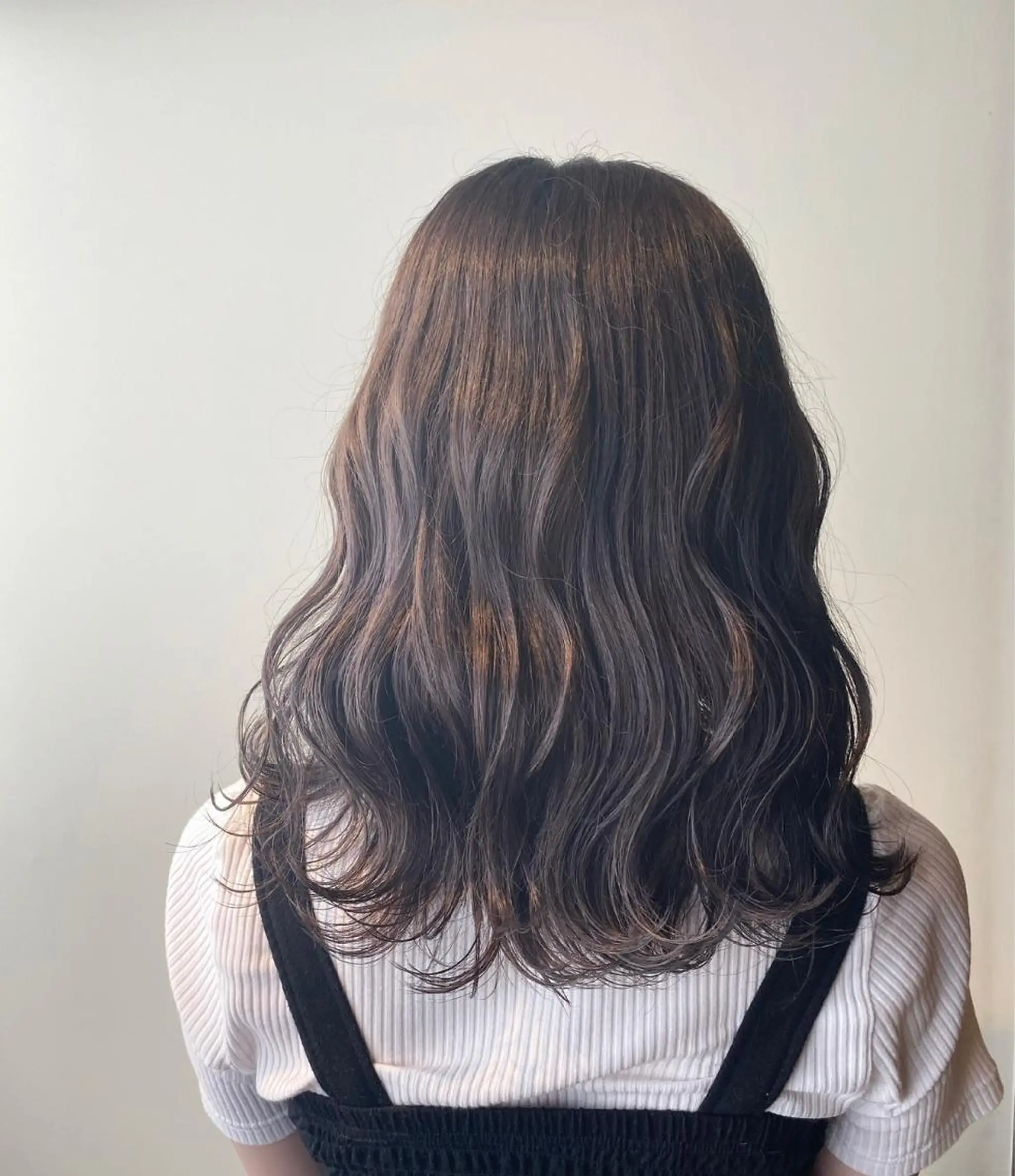 ミディアム カラー グレージュ モーヴグレージュ 🌿ガクト 🌿艶髪透明感のヘアスタイル