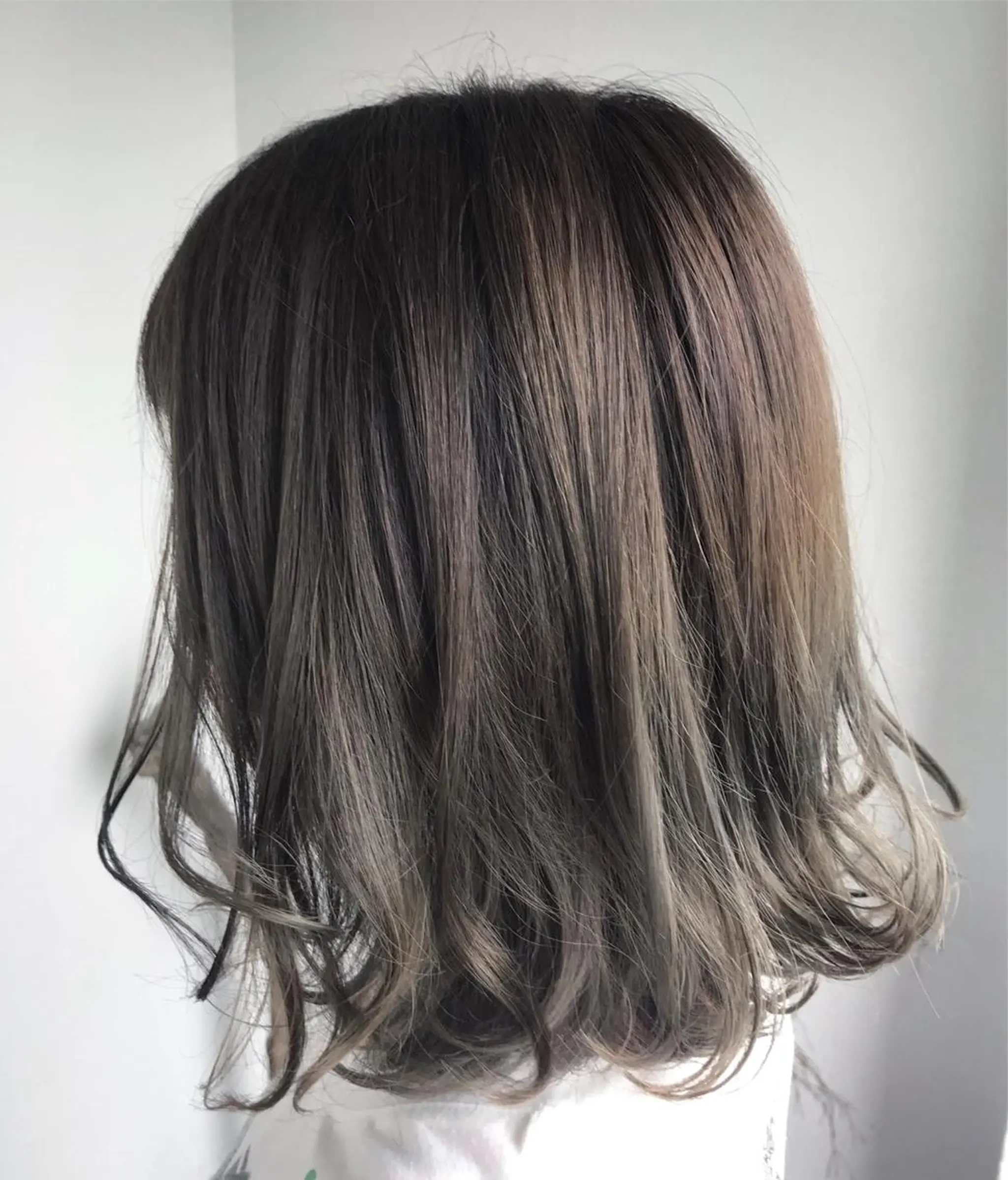ミディアム カラー グレージュ ミルクティーグレージュ 大嶋 宏隆のヘアスタイル