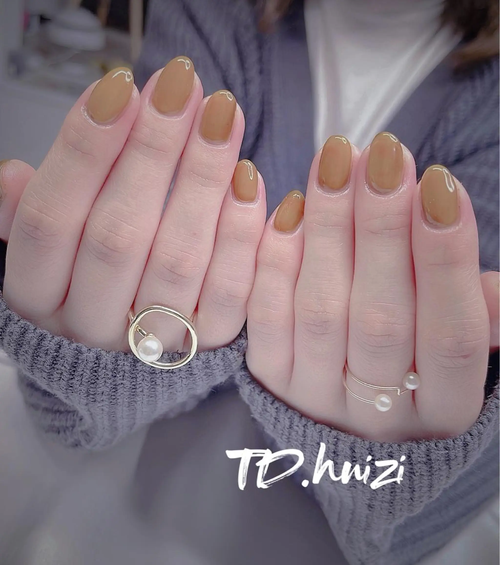 ミディアム ハンドネイル めぐみのネイルサロン スタッフ練習のネイルデザイン