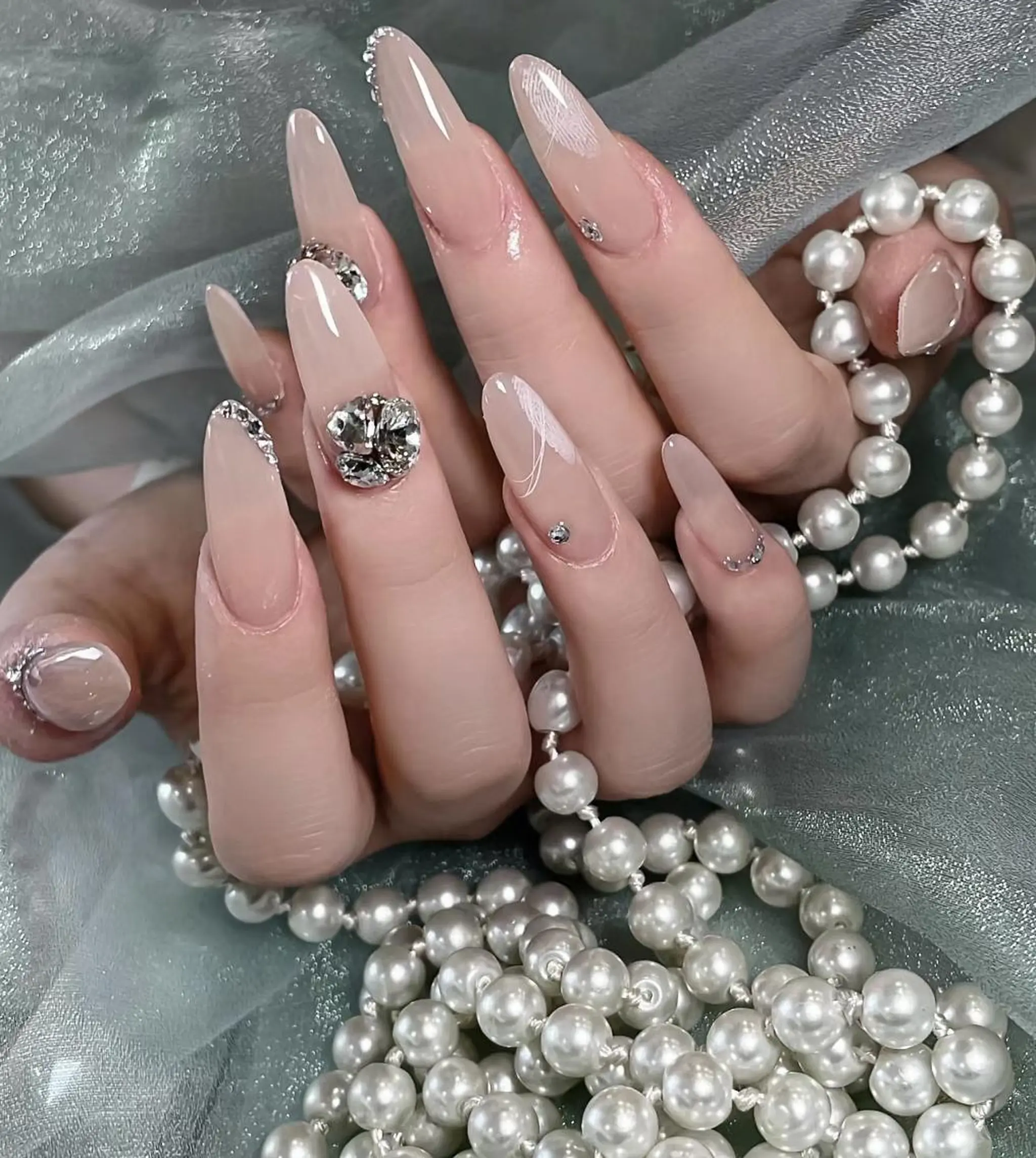 ネイル エリ🫧 nail池袋東口のネイルデザイン