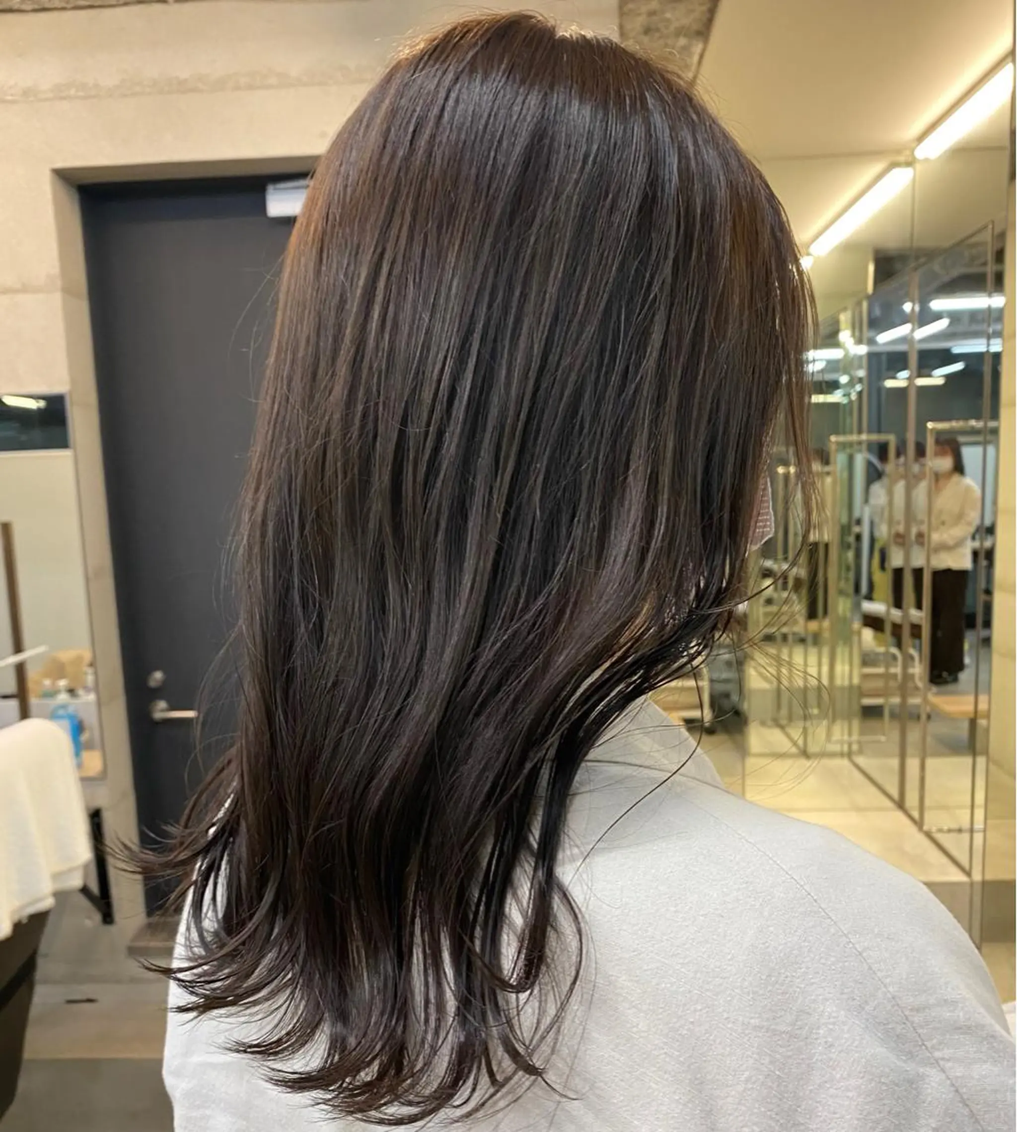 セミロング カラー ベージュカラー オレンジ 上田 エミのヘアスタイル
