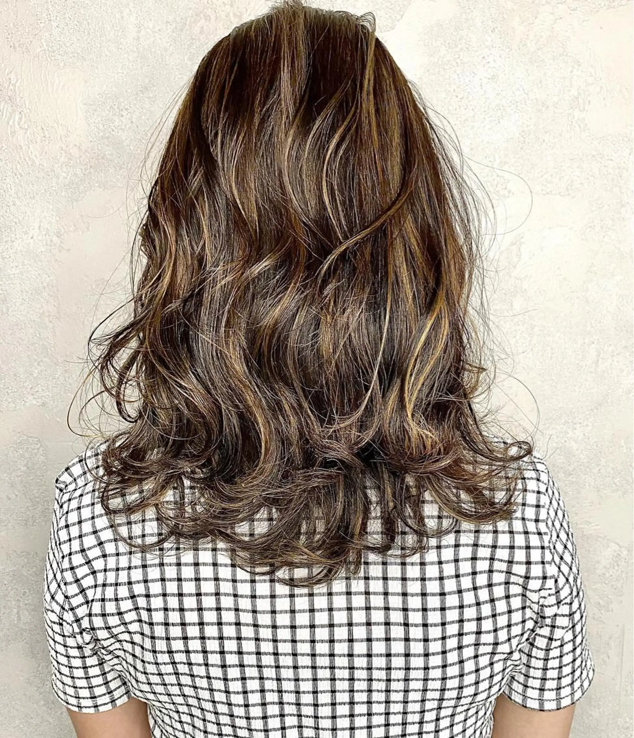 セミロング カラー アディクシーカラー ベージュカラー 黒髪 ブリーチ ブルーカラー ヘアカラー 成城美容室 YOSHIMURAのヘアスタイル