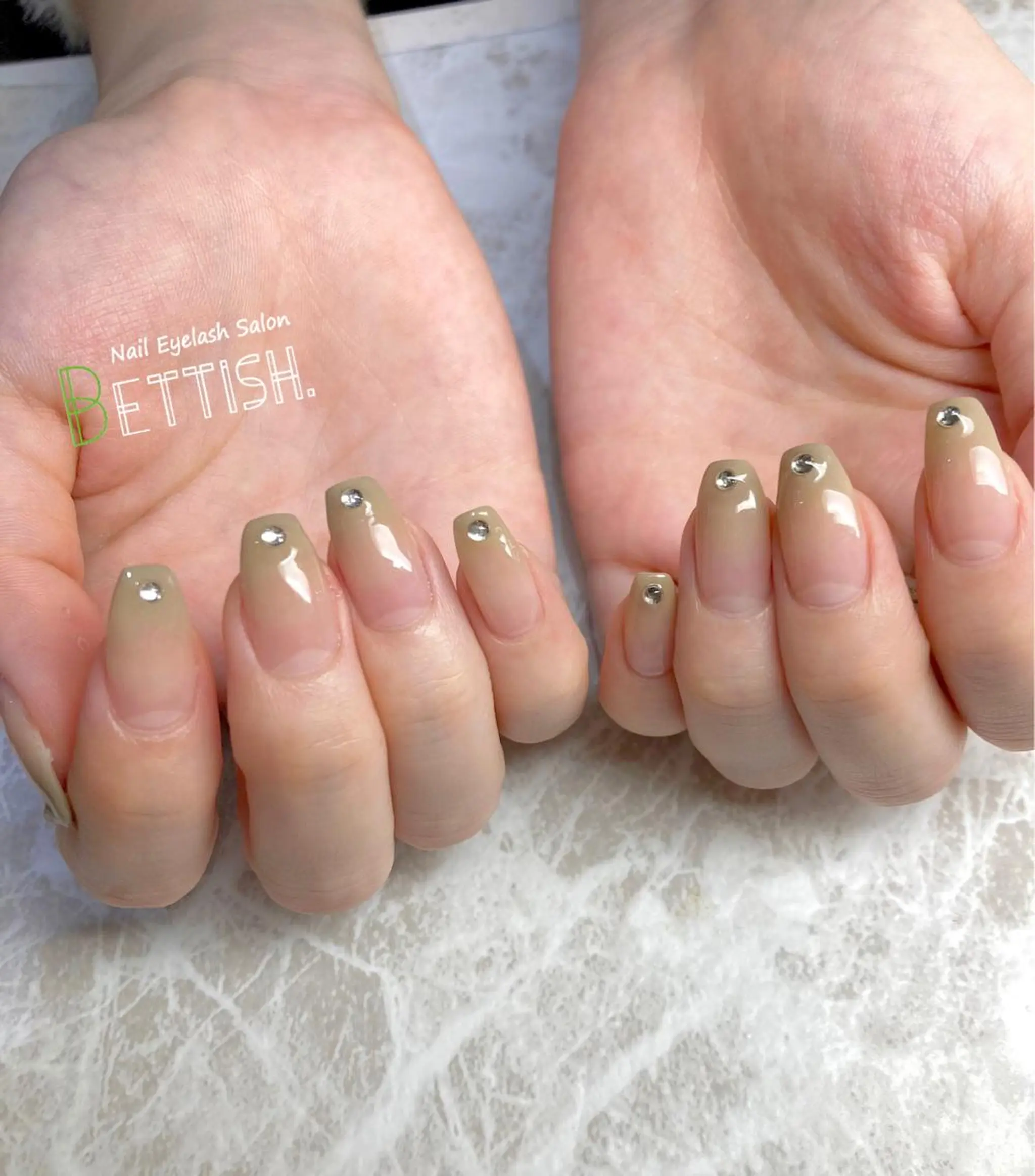 ネイル グラデーション ストーンネイル BETTISH. KUMIKO☺︎︎のネイルデザイン