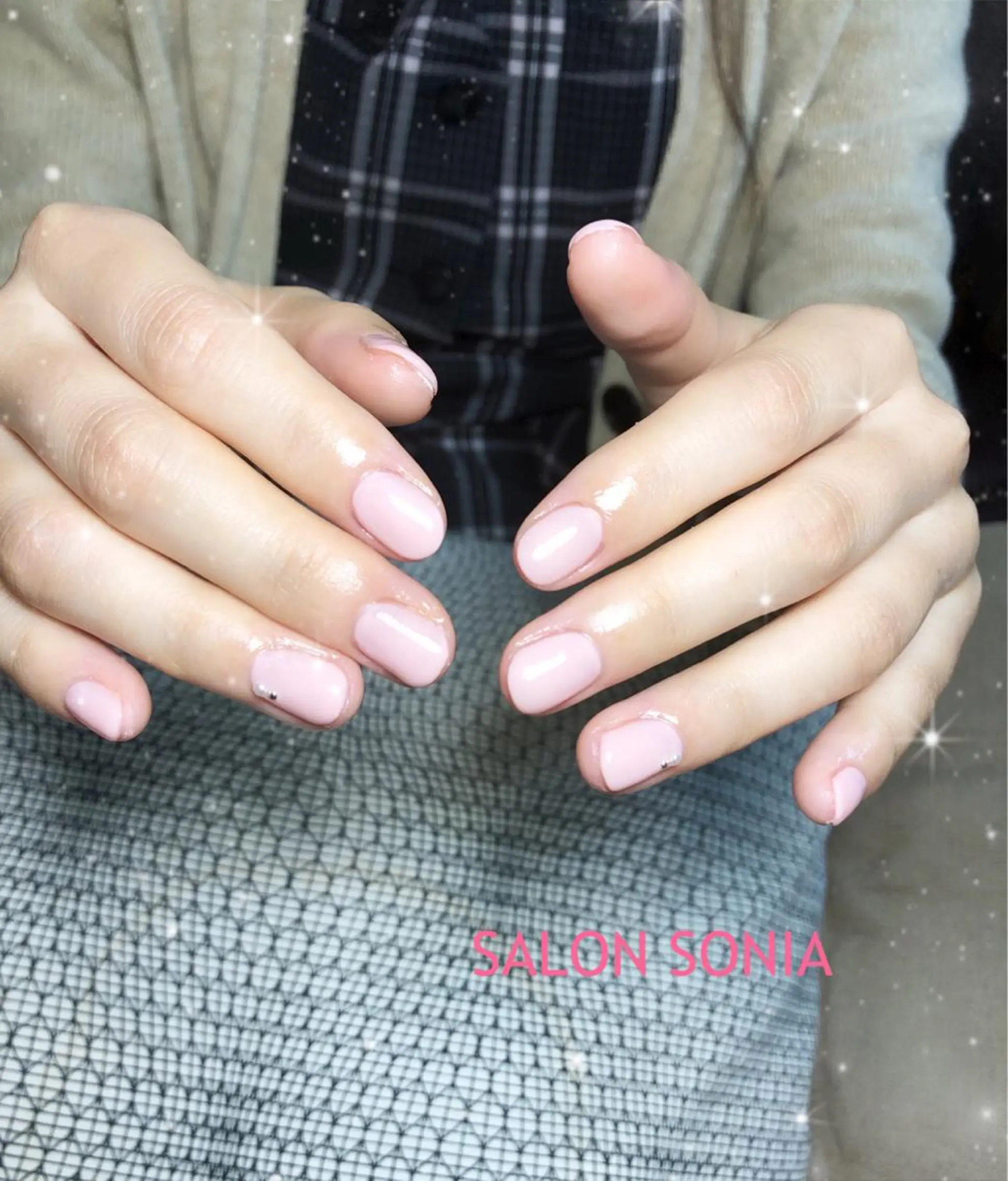 ネイル ハンドネイル 小顔・毛穴・たるみ ネイル　似内真樹のエステ・リラクイメージ