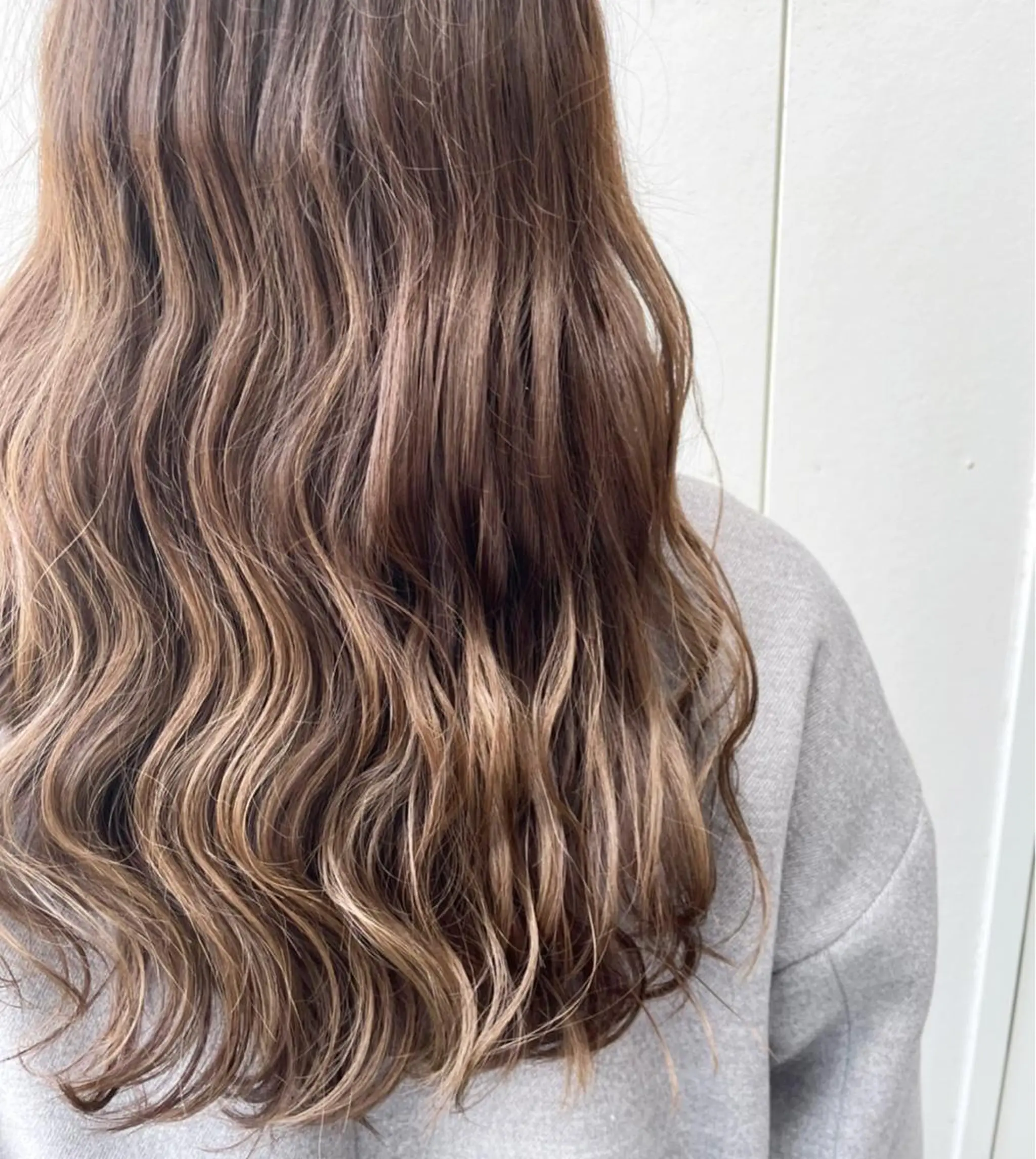 ロング ハイライト ヘアカラー 鈴木 香哉子のヘアスタイル