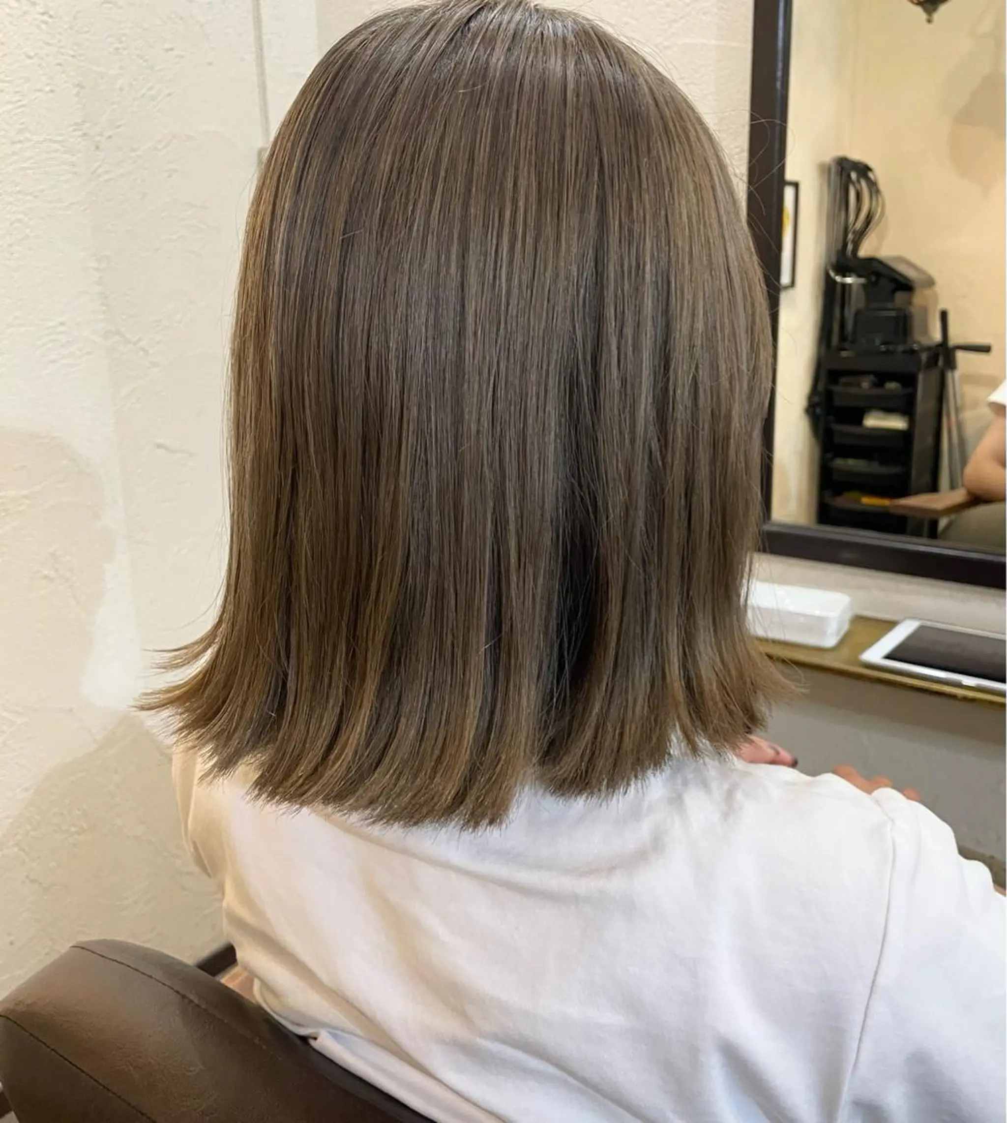 ミディアム カラー ベージュカラー フォギーベージュ 箱守 さやかのヘアスタイル