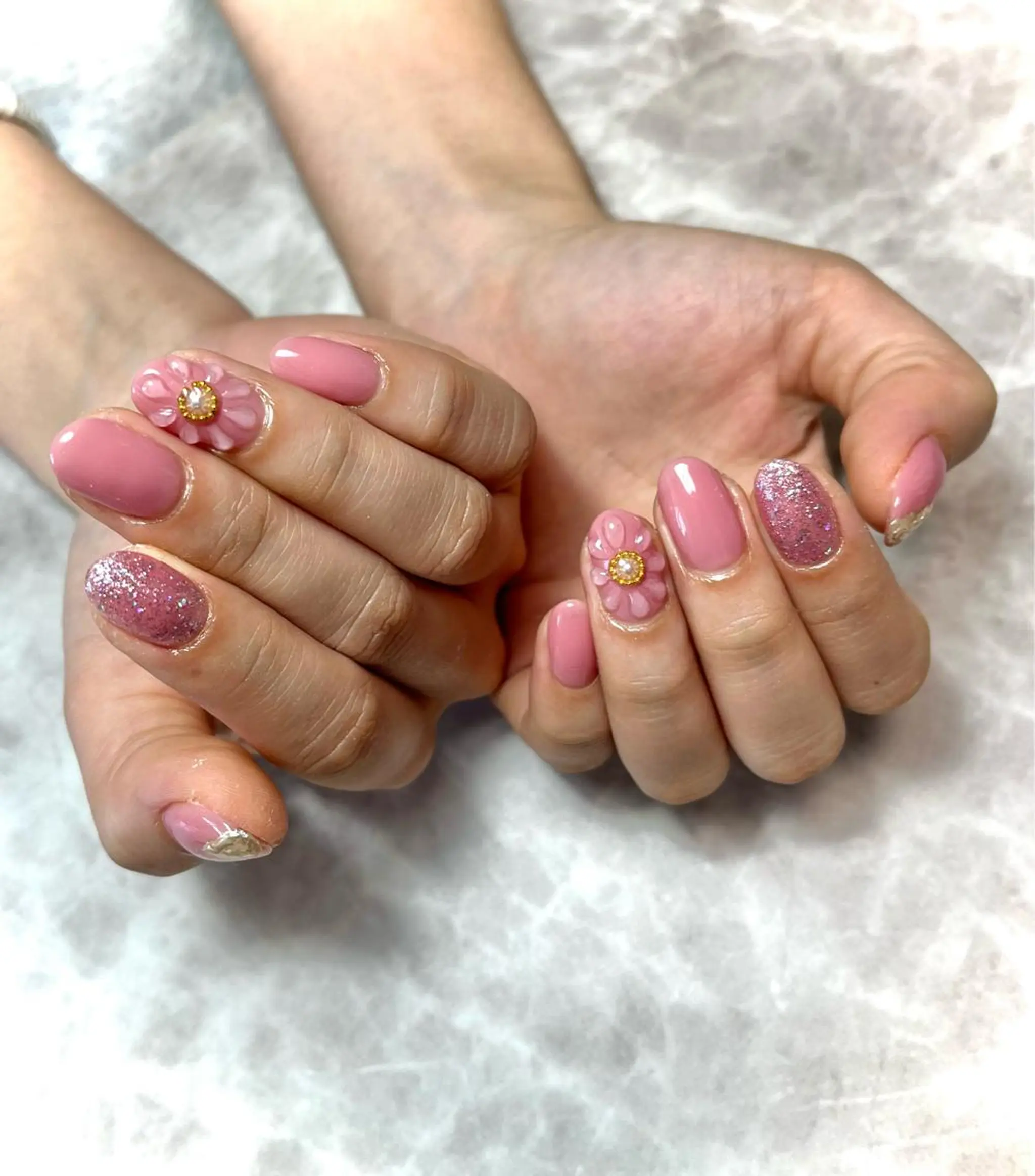 ネイル 成人式 ジェルネイル キラキラネイル 韓国ネイル オフィスネイル ハンドネイル nails' it...のネイルデザイン