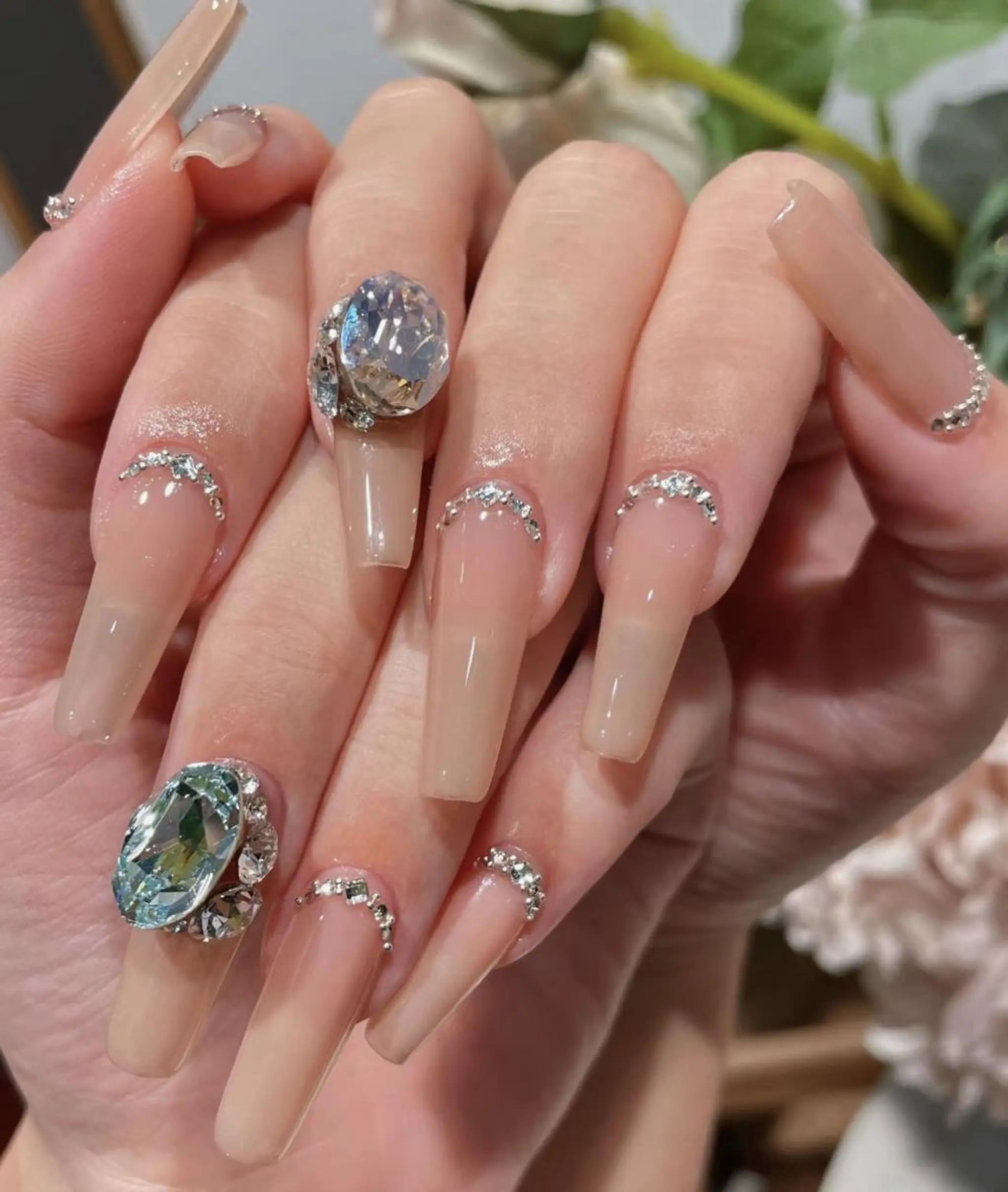ネイル アートネイル 長さ出し ネイルチップ Queens マオのネイルデザイン