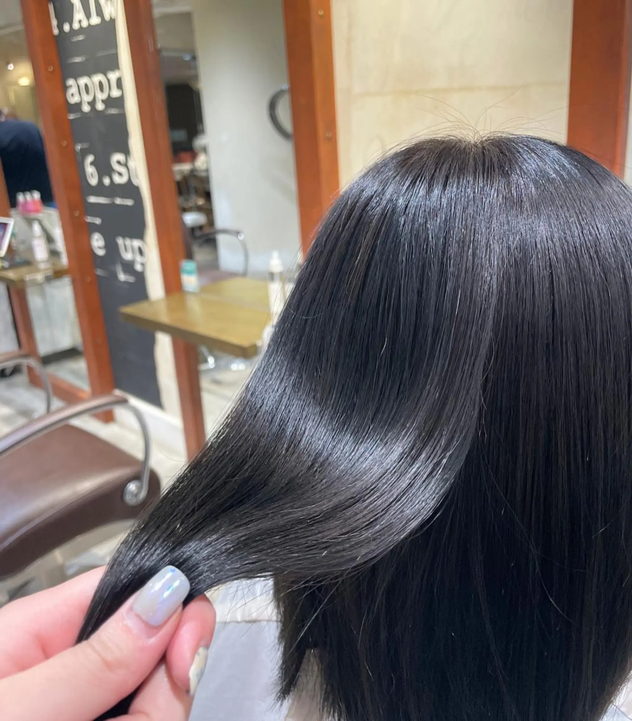 ミディアム カラー ブルーカラー 透明感カラー ハイトーンカラー/ ダブルカラー/EMIのヘアスタイル